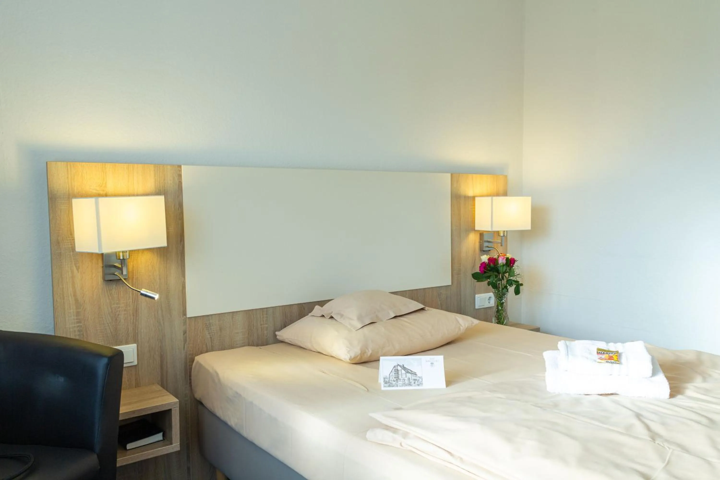 Photo of the whole room, Bed in Hotel Kelkheimer Hof