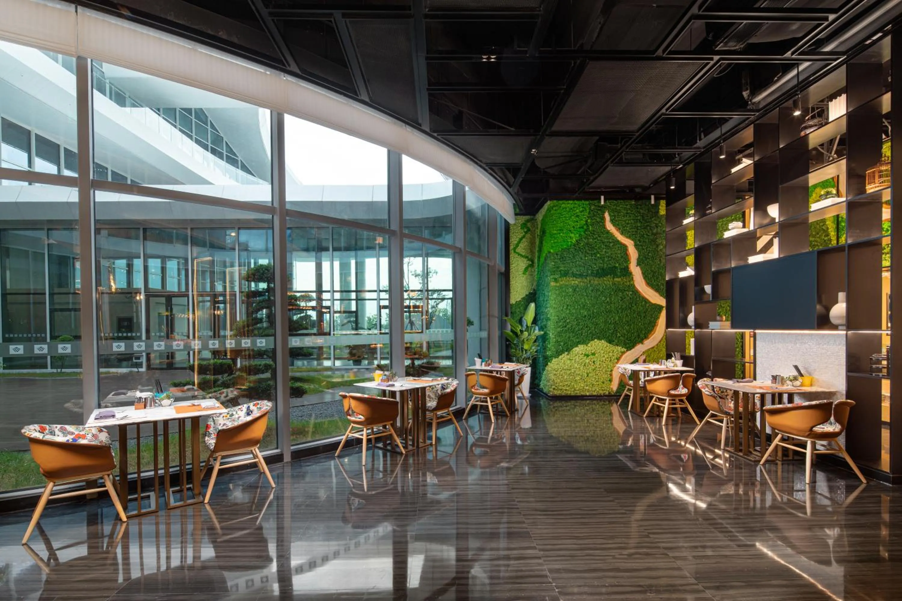 Restaurant/places to eat in Wyndham Garden Nanjing Airport