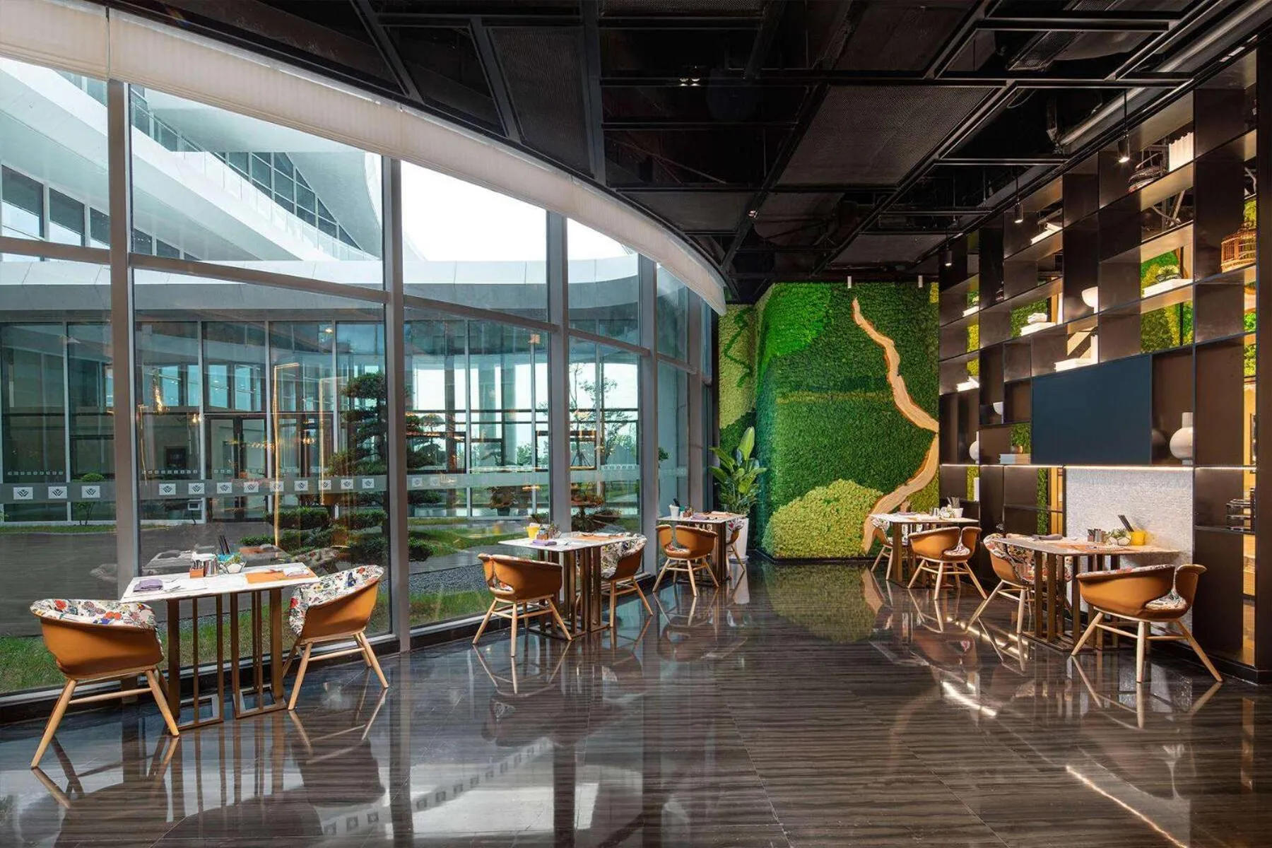 Restaurant/places to eat in Wyndham Garden Nanjing Airport