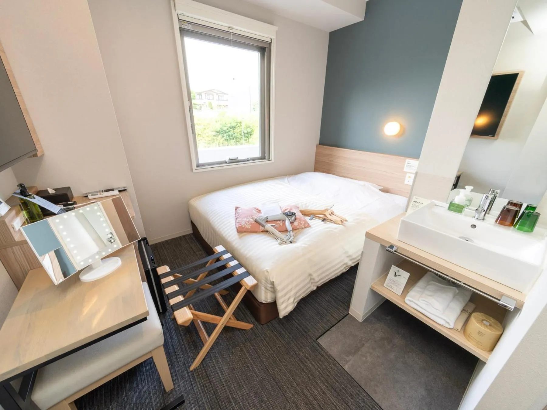 Bed in Super Hotel Fujikawaguchiko Tennenonsen