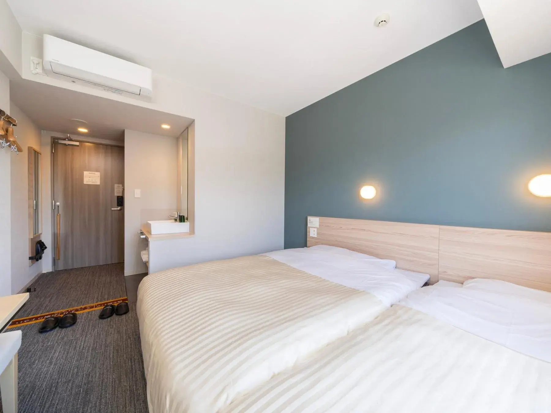 Hollywood Twin Room in Super Hotel Fujikawaguchiko Tennenonsen Hollywood Twin Room in Super Hotel Fujikawaguchiko Tennenonsen