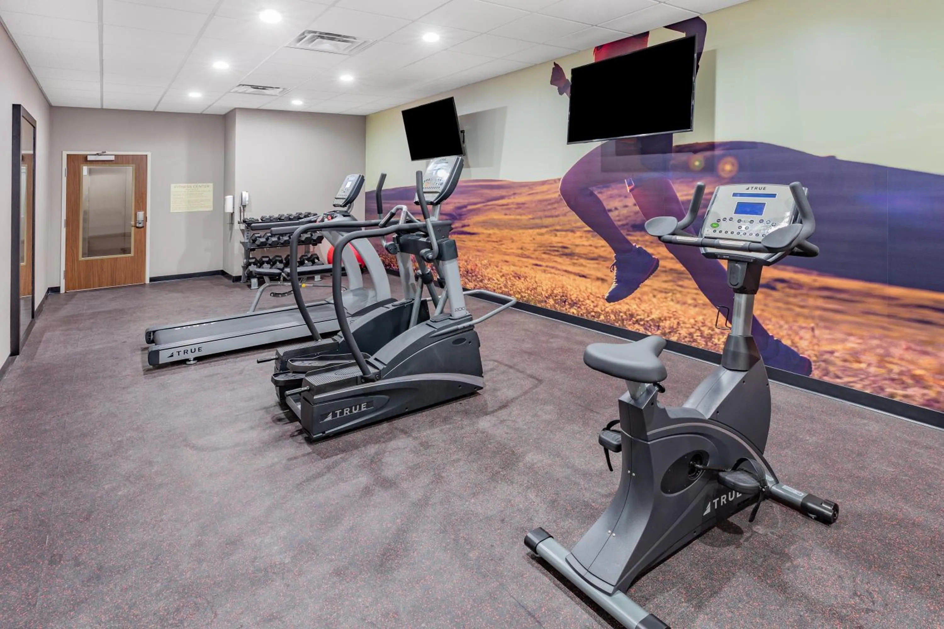 Fitness centre/facilities in Hawthorn Extended Stay by Wyndham Oklahoma City Airport