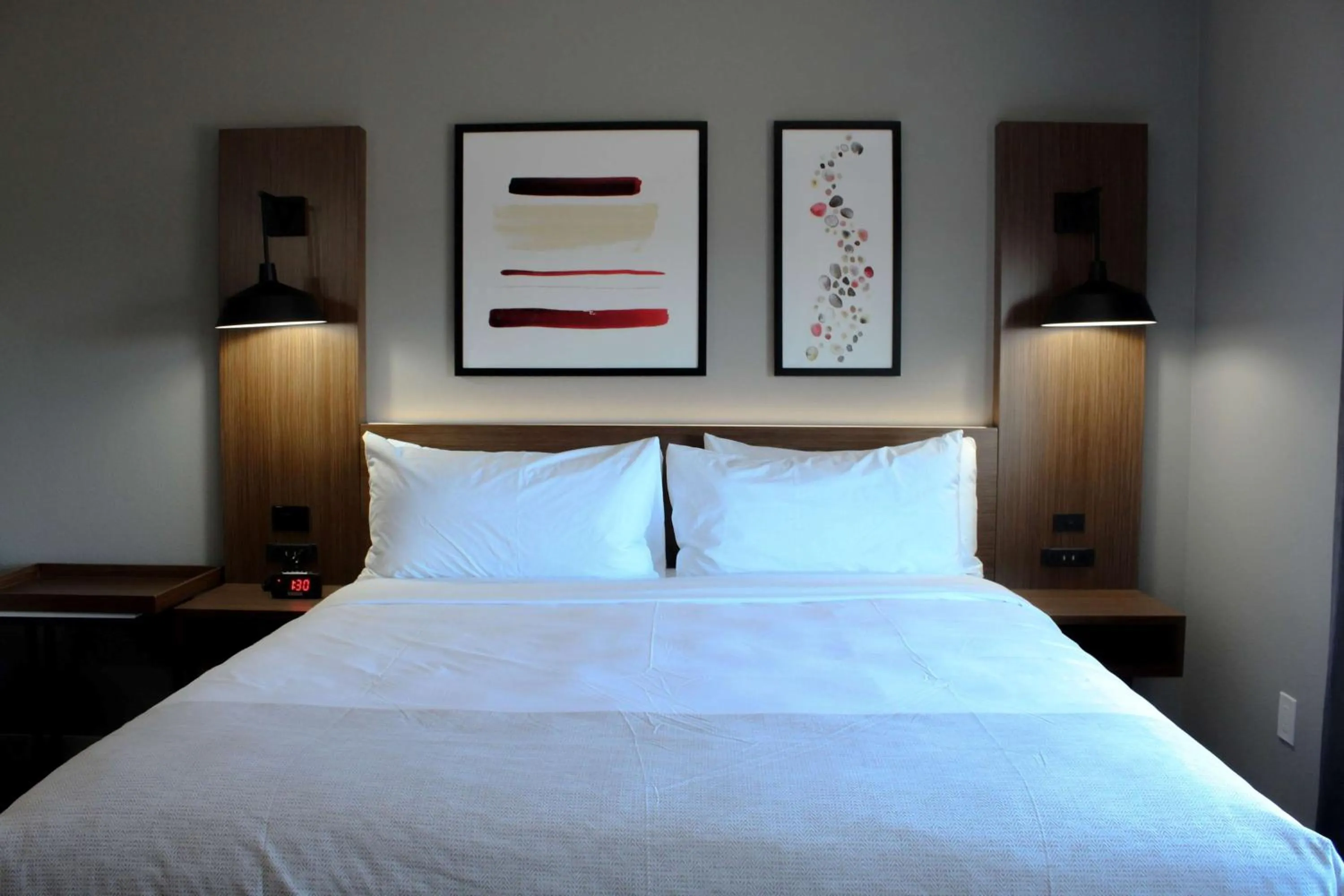 Photo of the whole room, Bed in Hawthorn Extended Stay by Wyndham Oklahoma City Airport