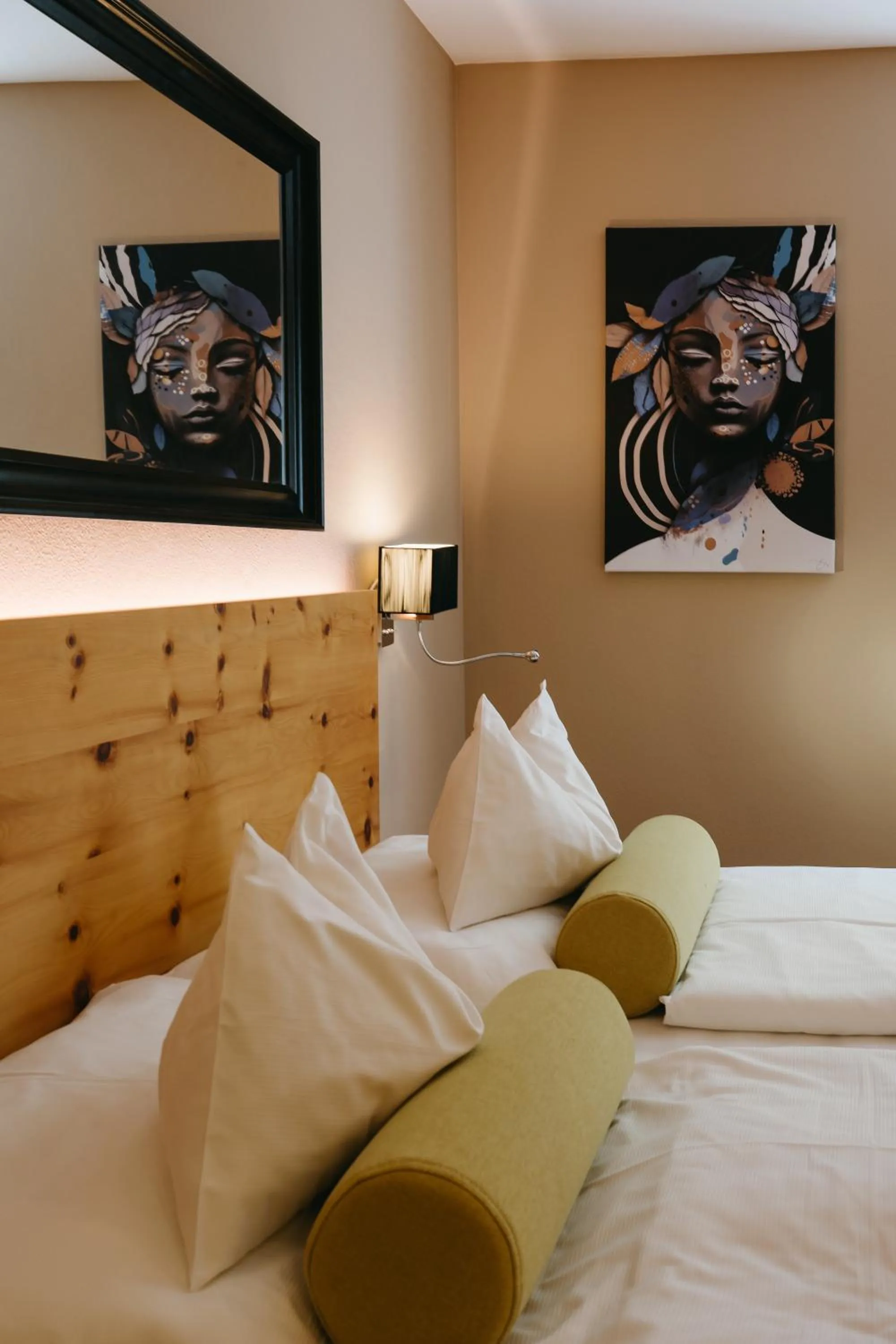 Decorative detail, Bed in Hotel Albizia