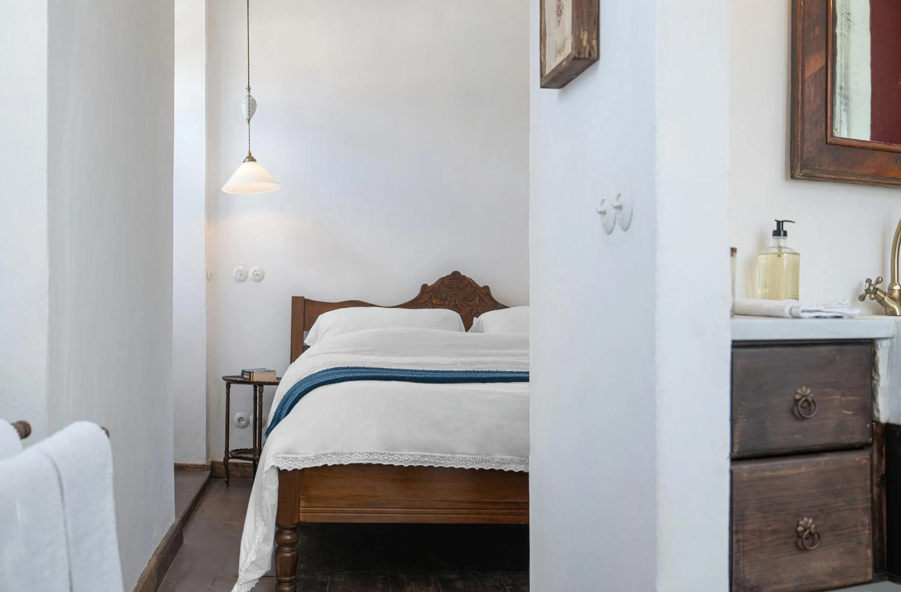 Bed in The 1813 Painter's Villa by Neuvel