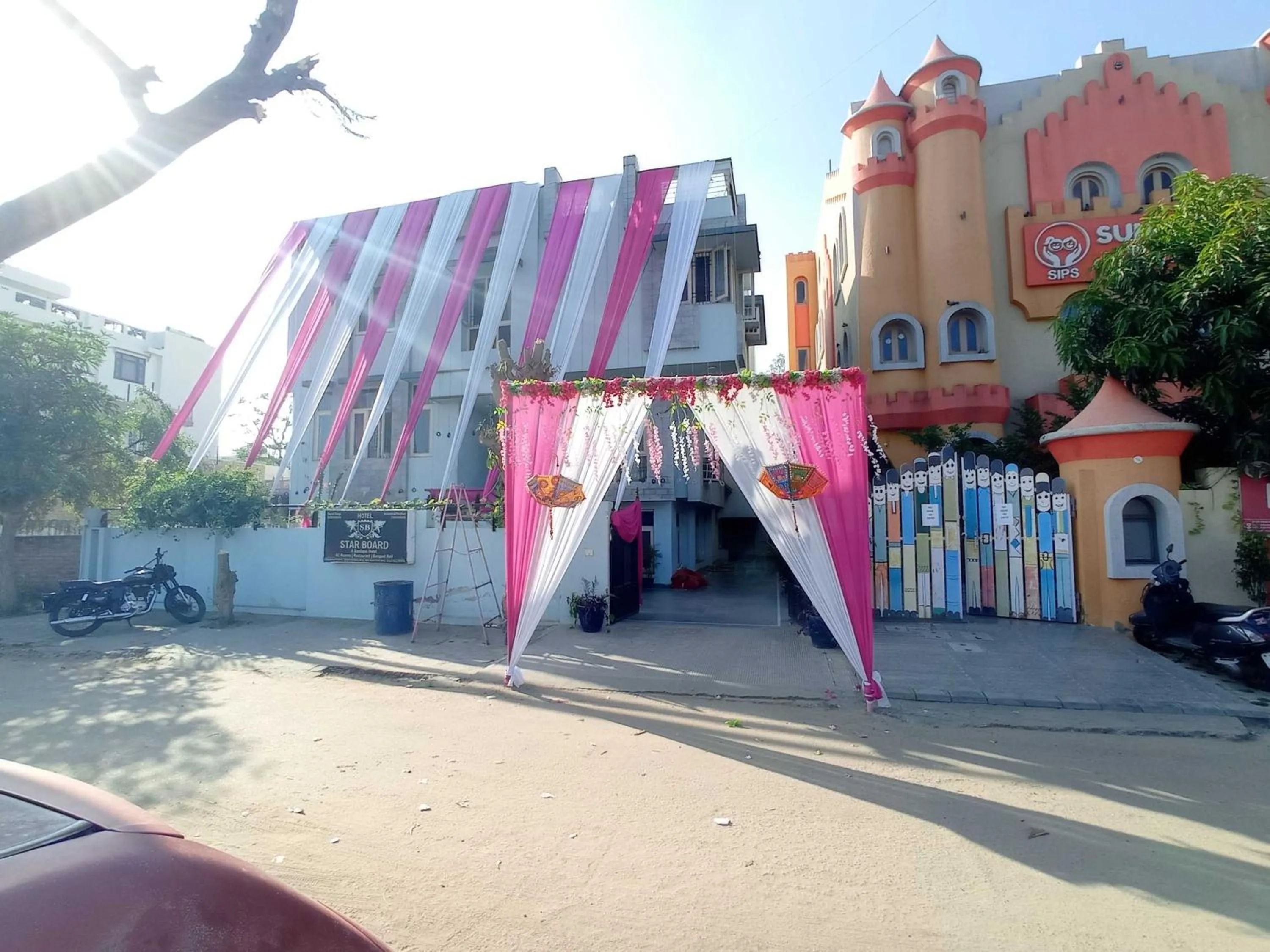 Facade/entrance in Hotel O Star Board