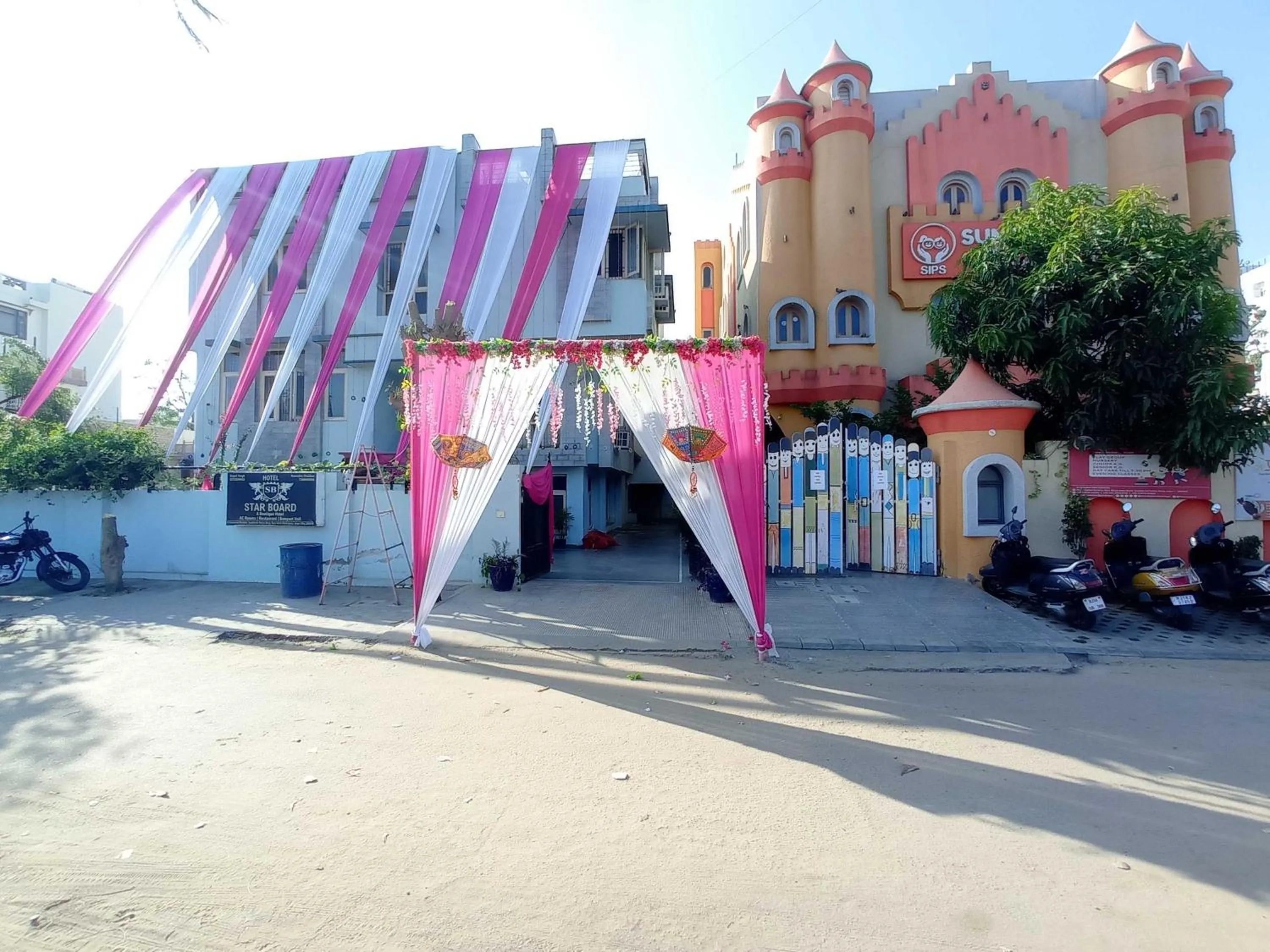 Facade/entrance in Hotel O Star Board