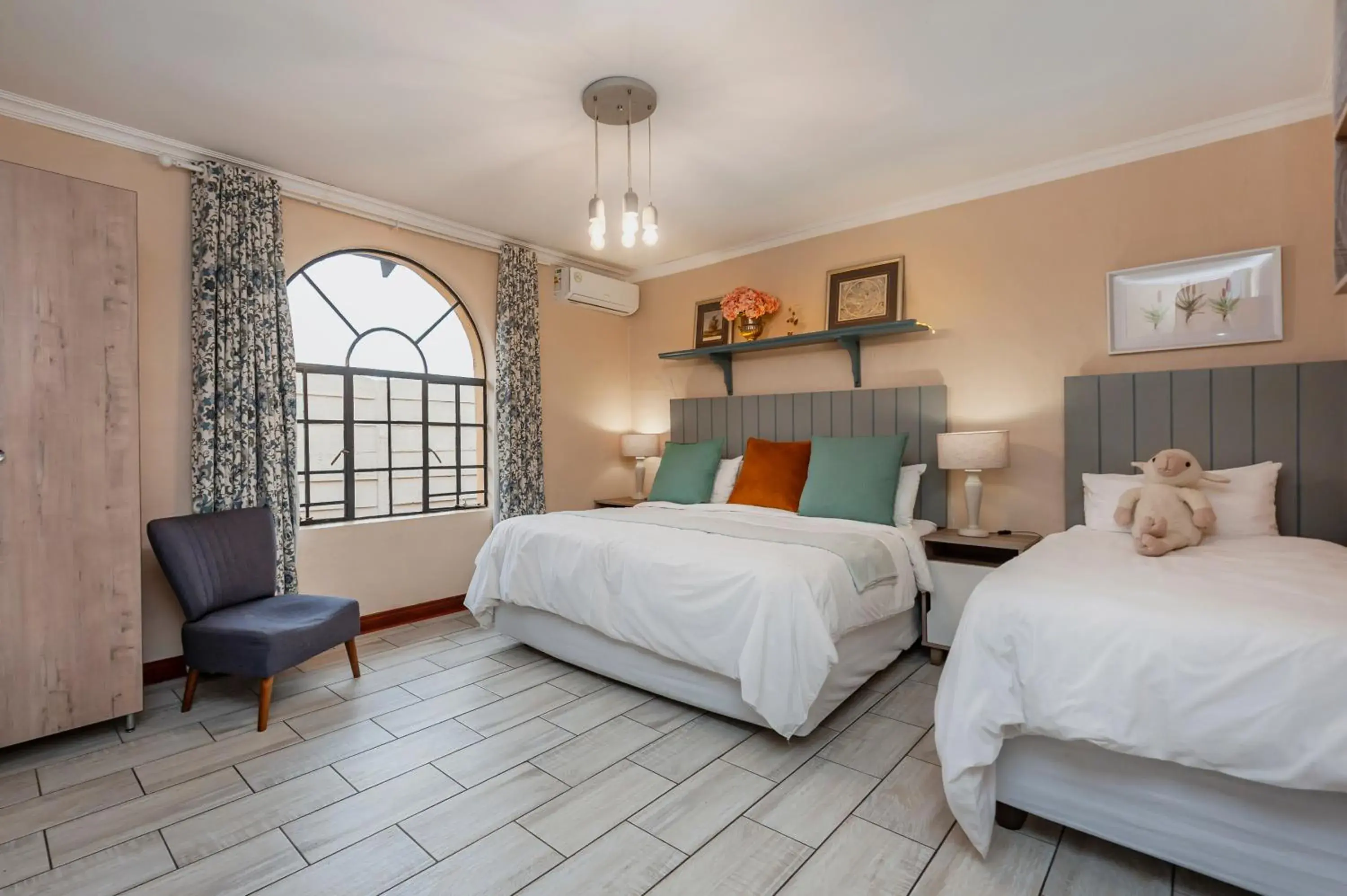 Family Room in Airport Tower Lodge Family Room in Airport Tower Lodge