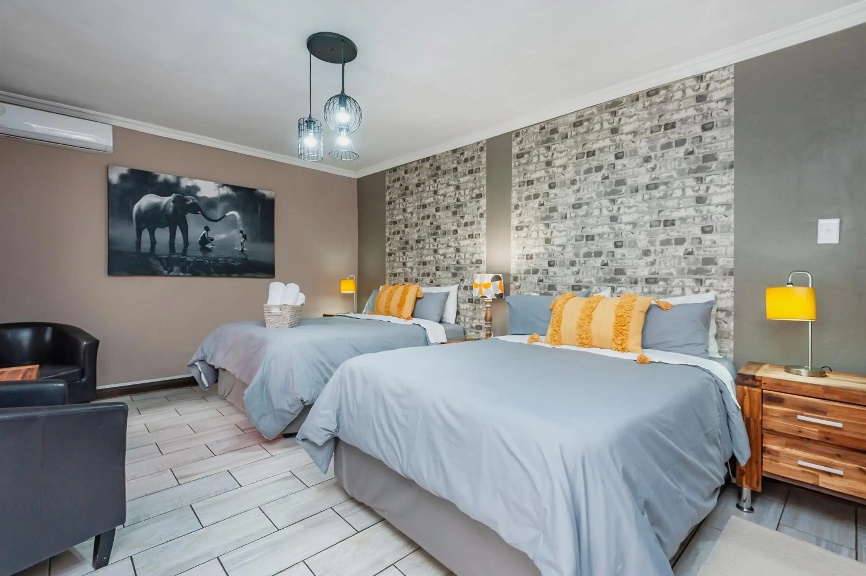 Double or Twin Room in Airport Tower Lodge Double or Twin Room in Airport Tower Lodge