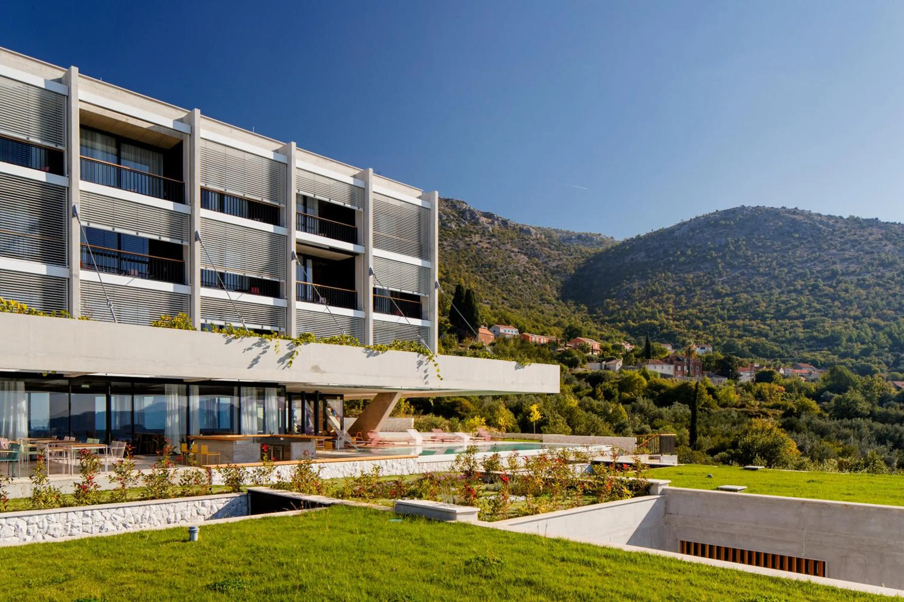 Property building in Hotel Osmolis