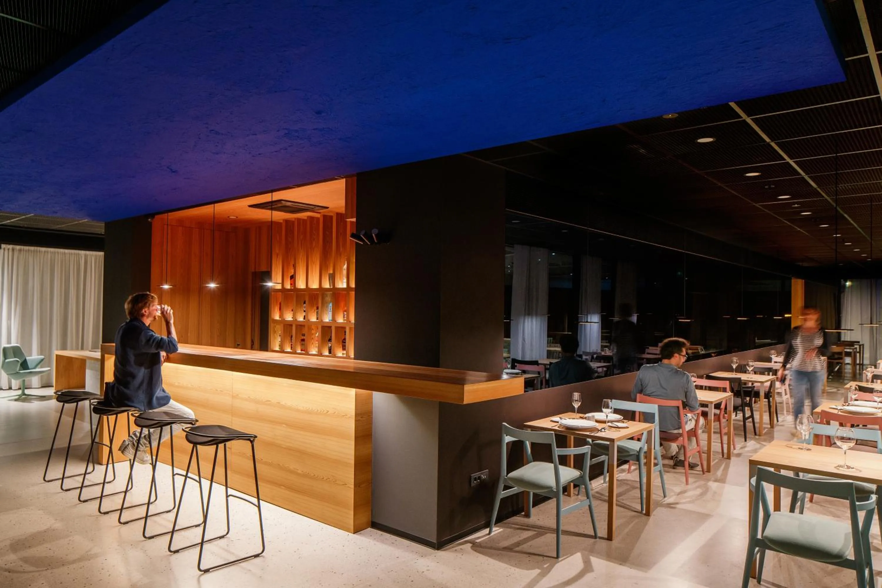 Restaurant/places to eat in Hotel Osmolis