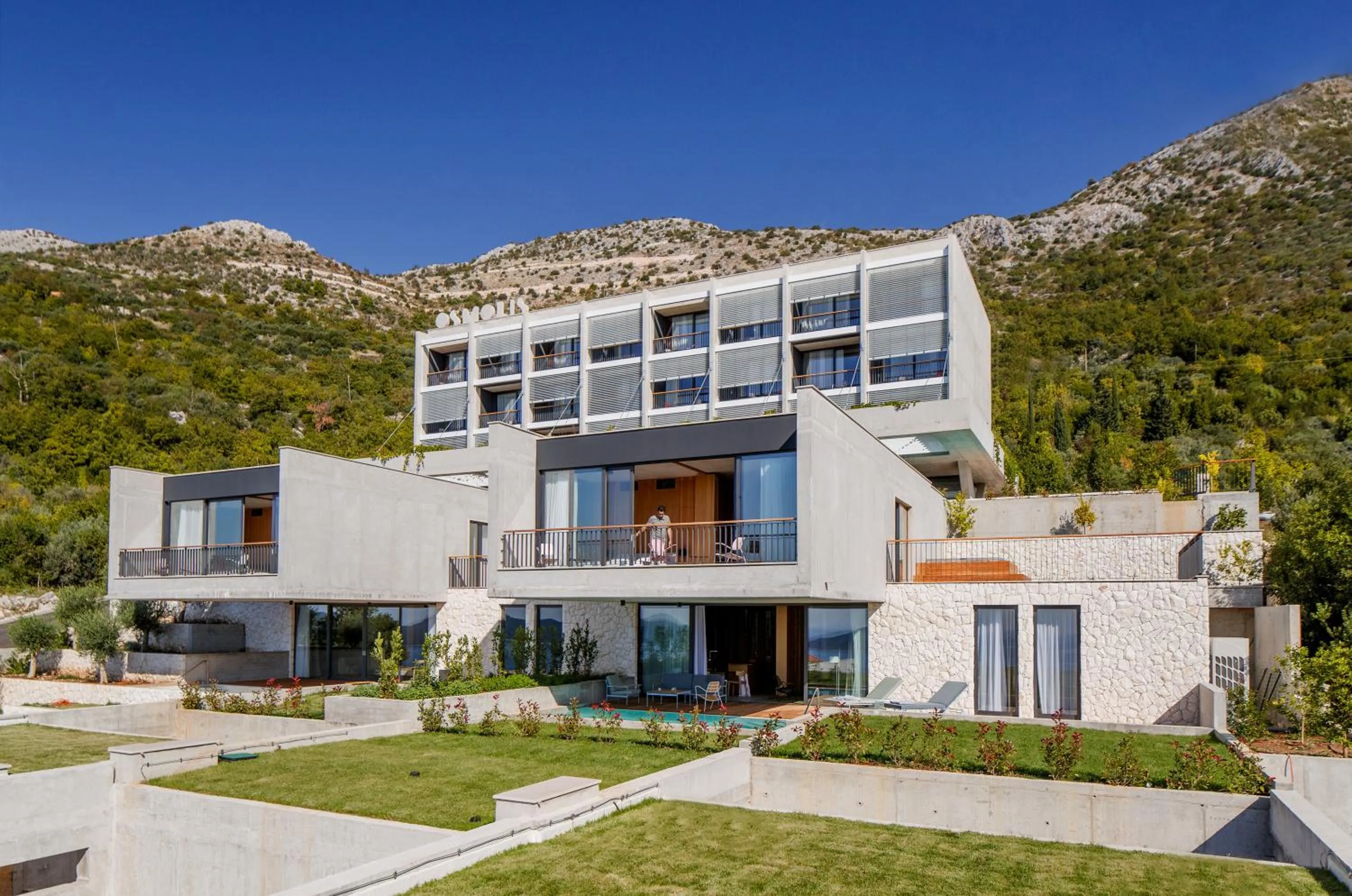 Property building in Hotel Osmolis