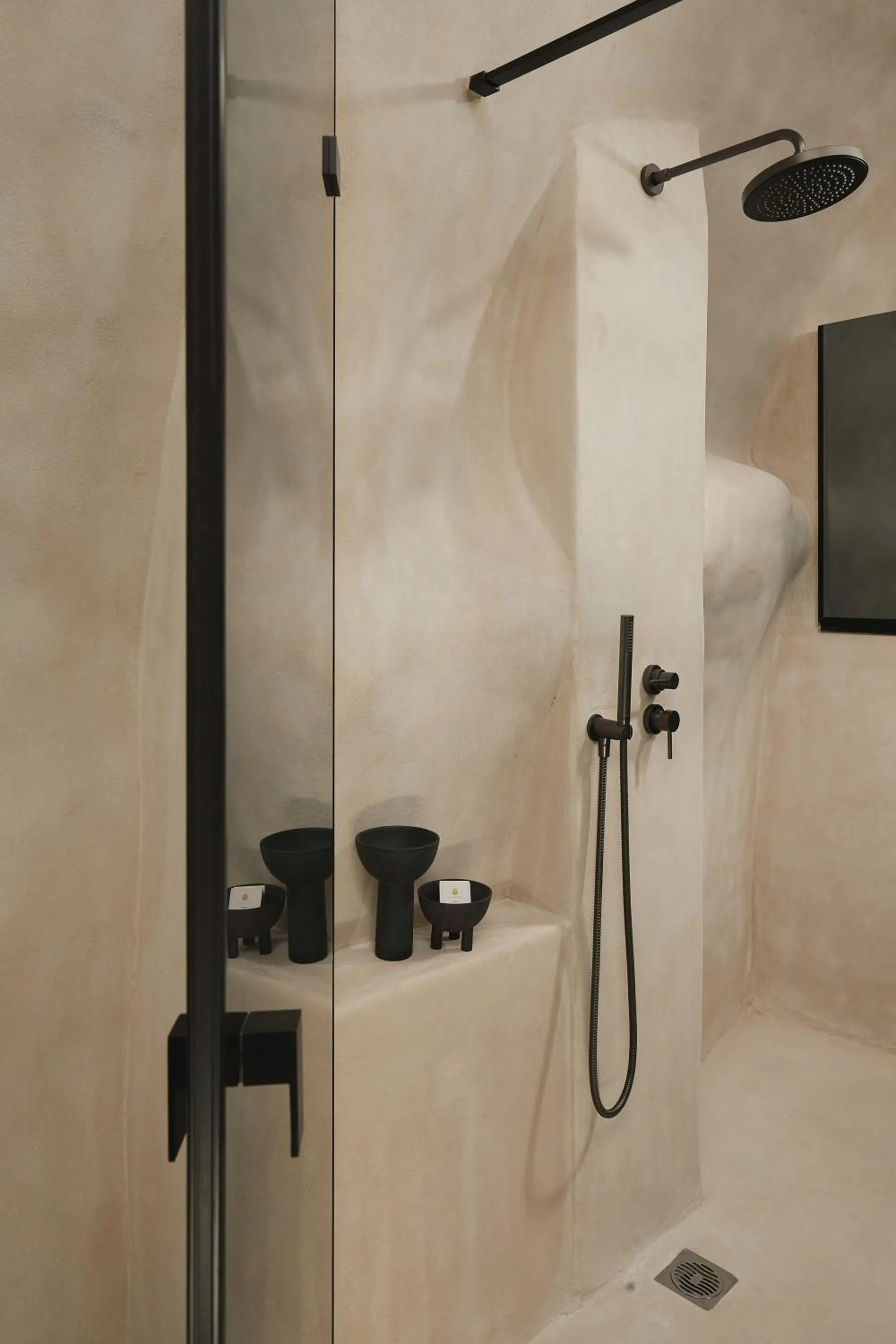 Shower in Divine Cave Experience