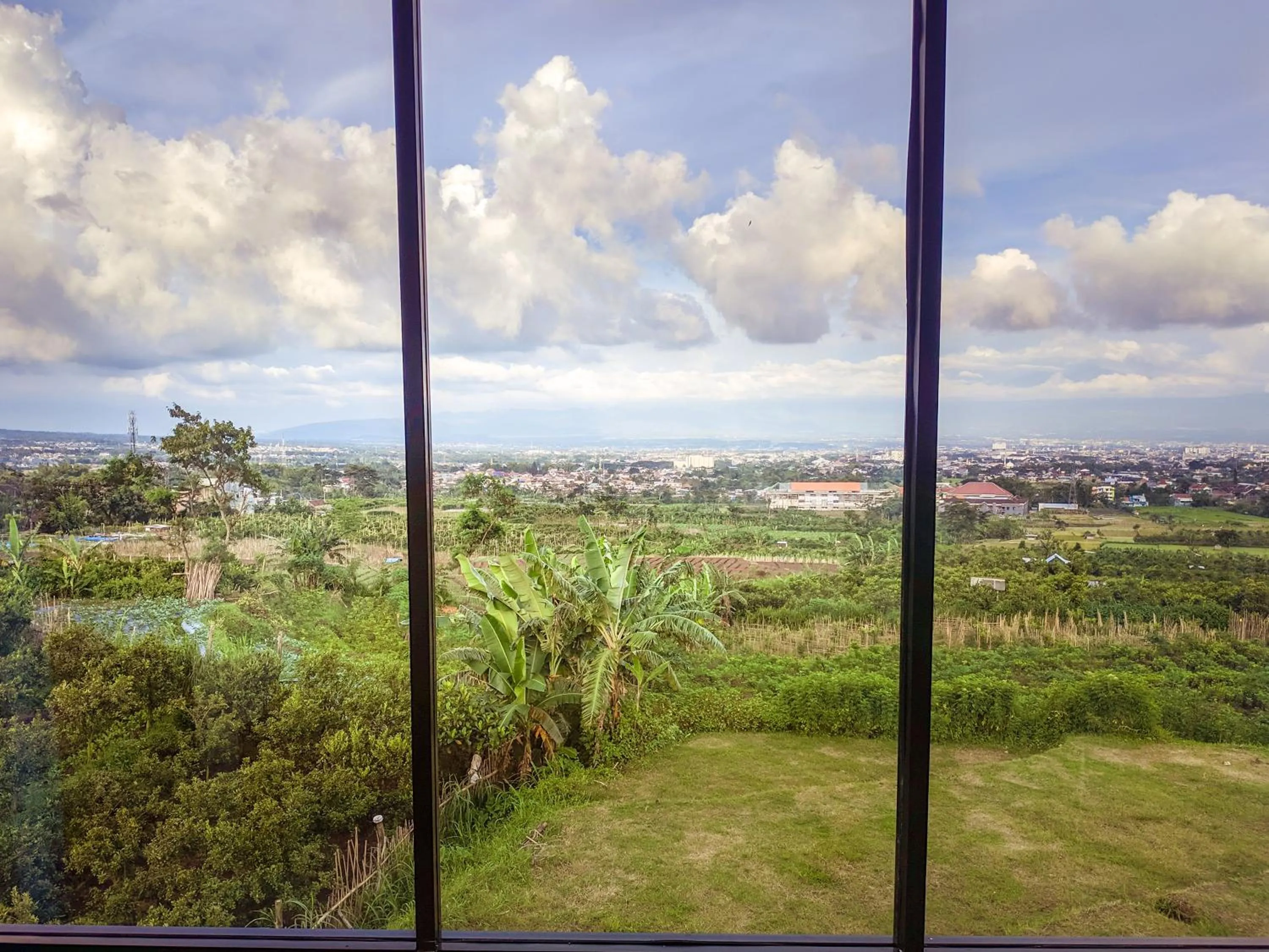 Mountain view in Villa Kebun Jeruk Syariah Malang by ecommerceloka