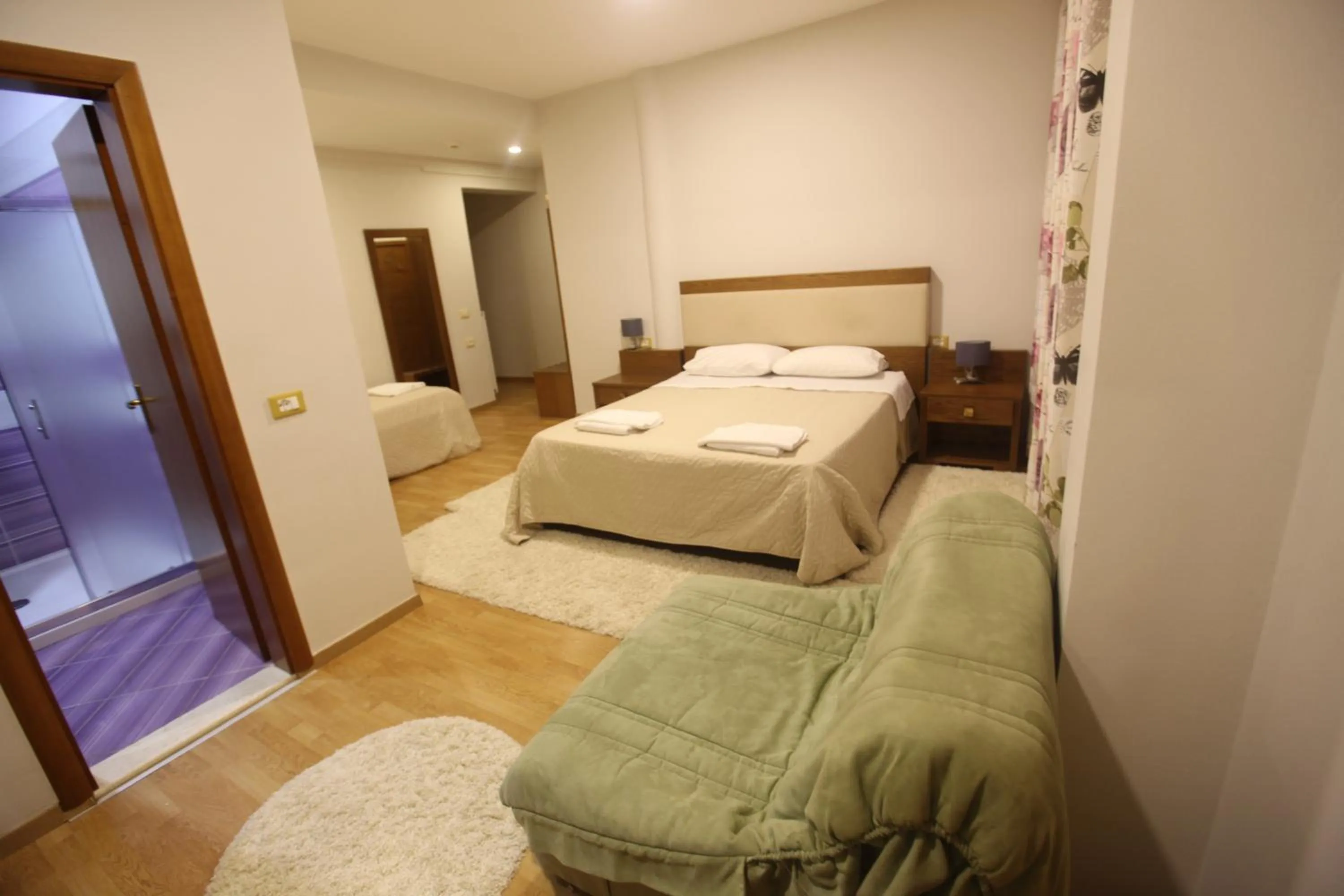 Photo of the whole room in Hotel Sofo