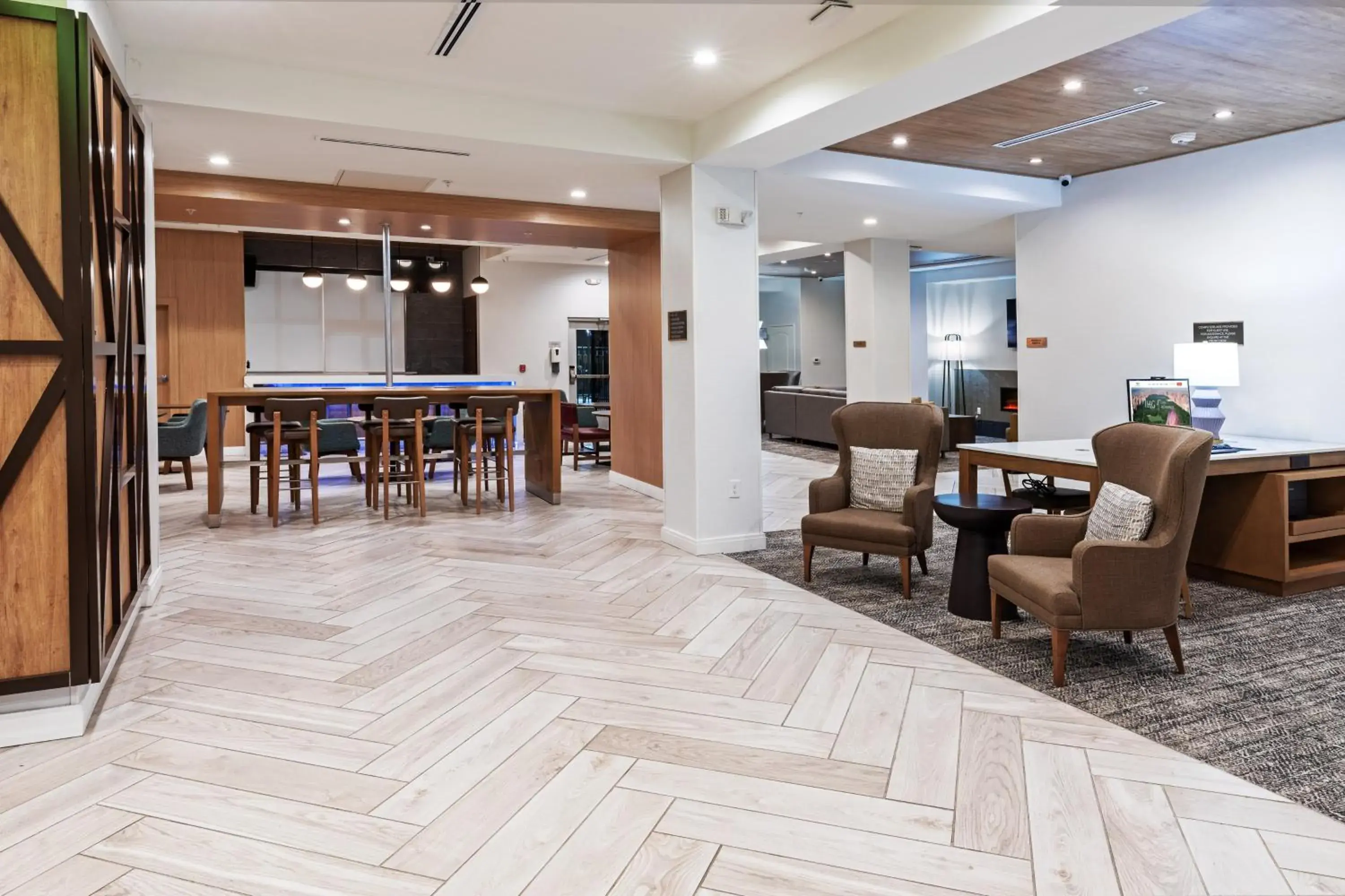 Lobby or reception in Staybridge Suites - Portland by IHG Lobby or reception in Staybridge Suites - Portland by IHG