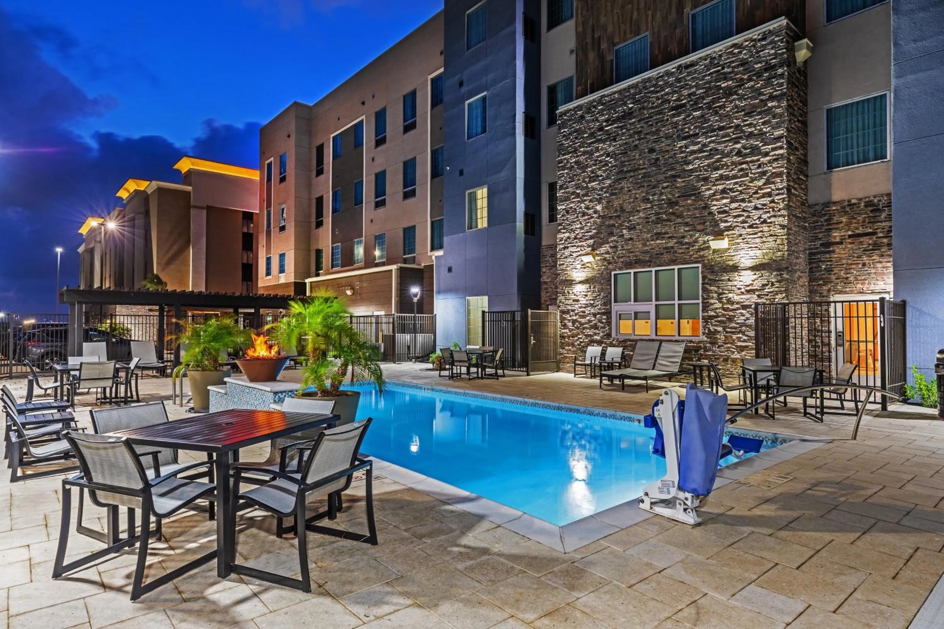 Swimming pool in Staybridge Suites - Portland by IHG