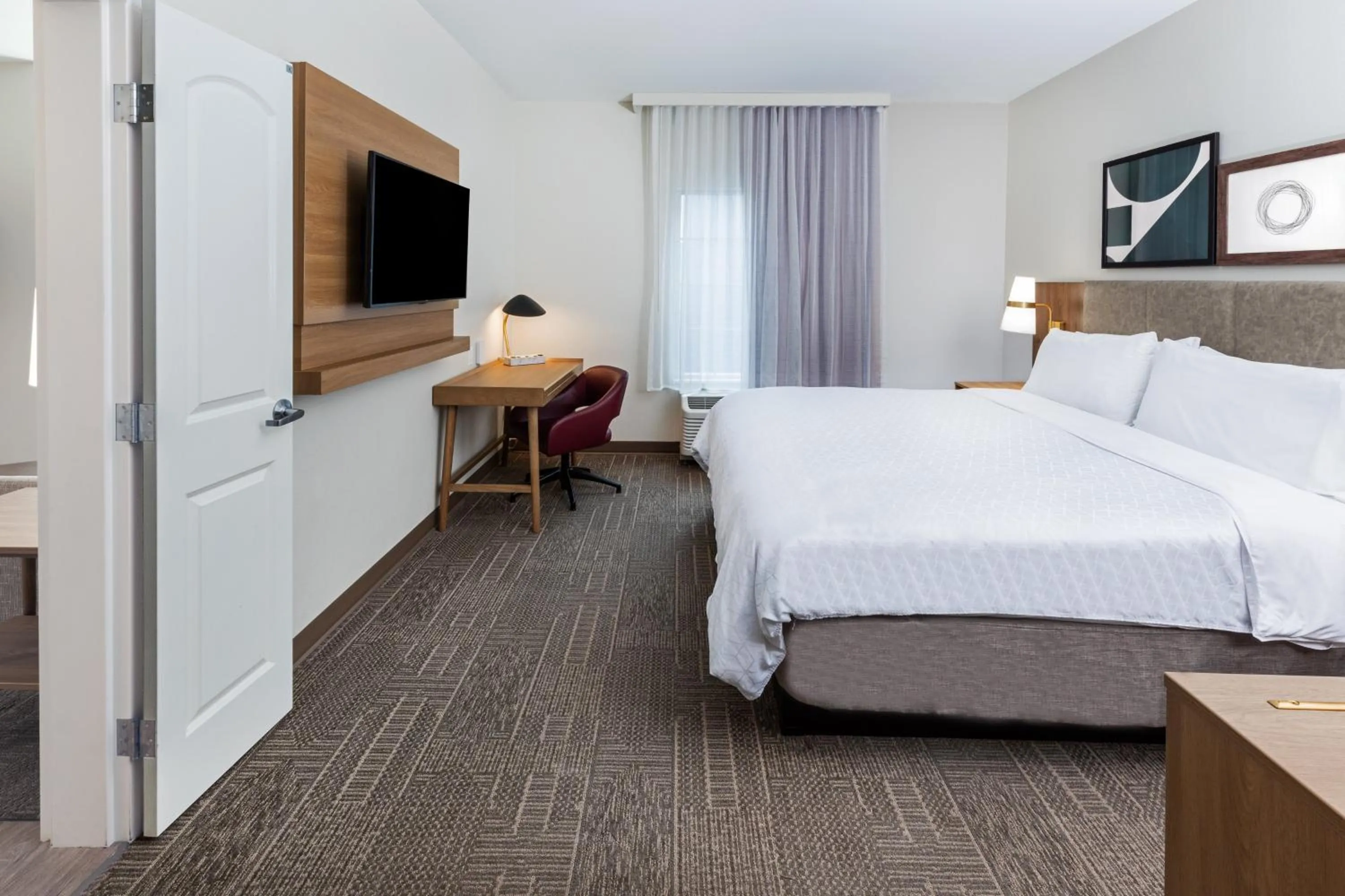 Photo of the whole room, Bed in Staybridge Suites - Portland by IHG