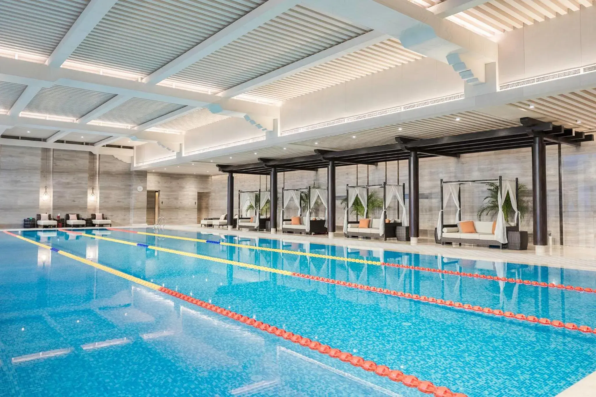 Swimming pool in HUALUXE Beijing Xinan Swimming pool in HUALUXE Beijing Xinan