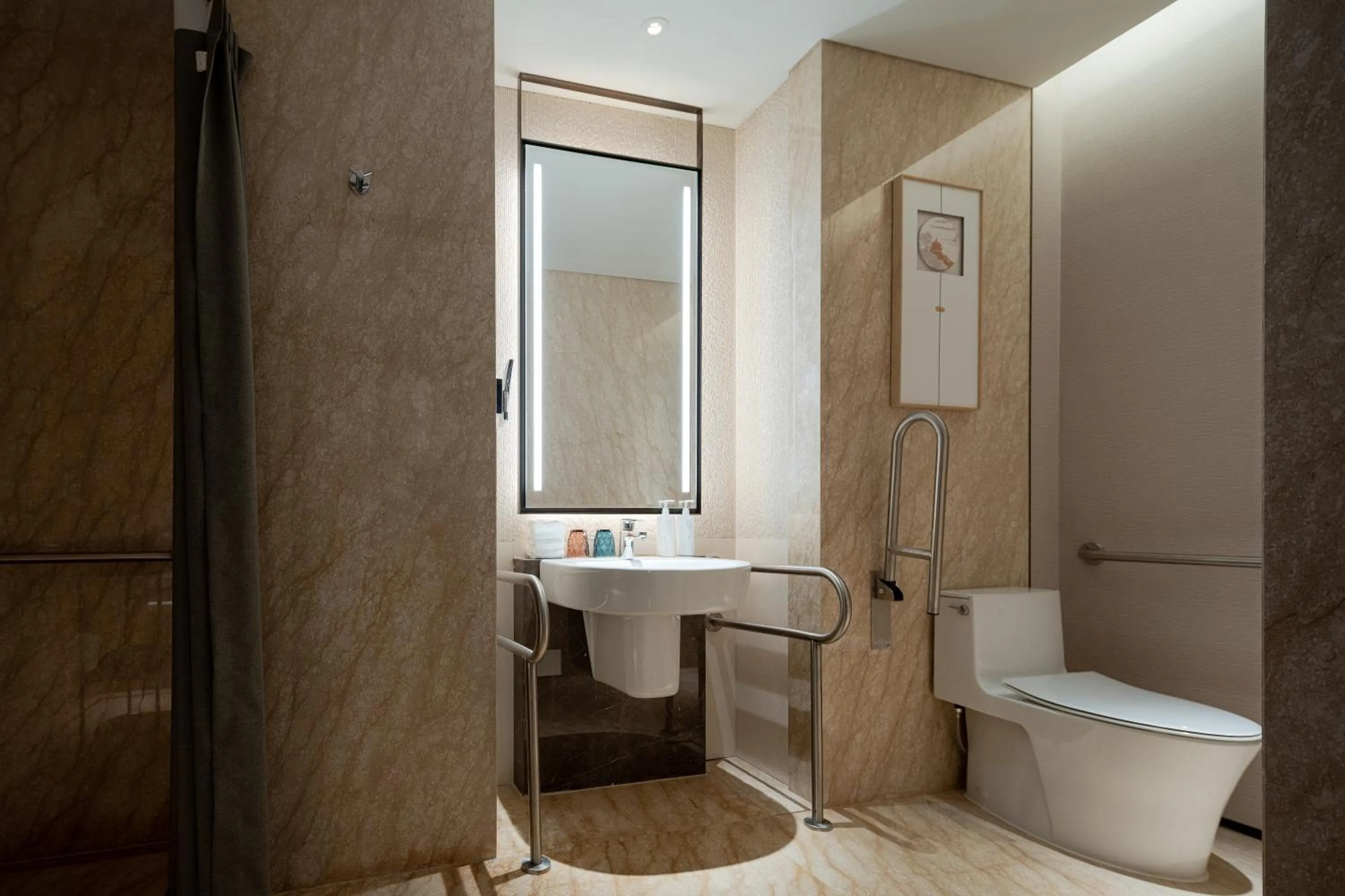 Toilet in HUALUXE Beijing Xinan