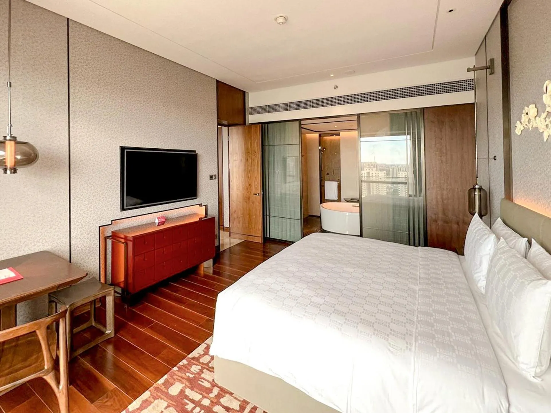 Bedroom, Bed in HUALUXE Beijing Xinan