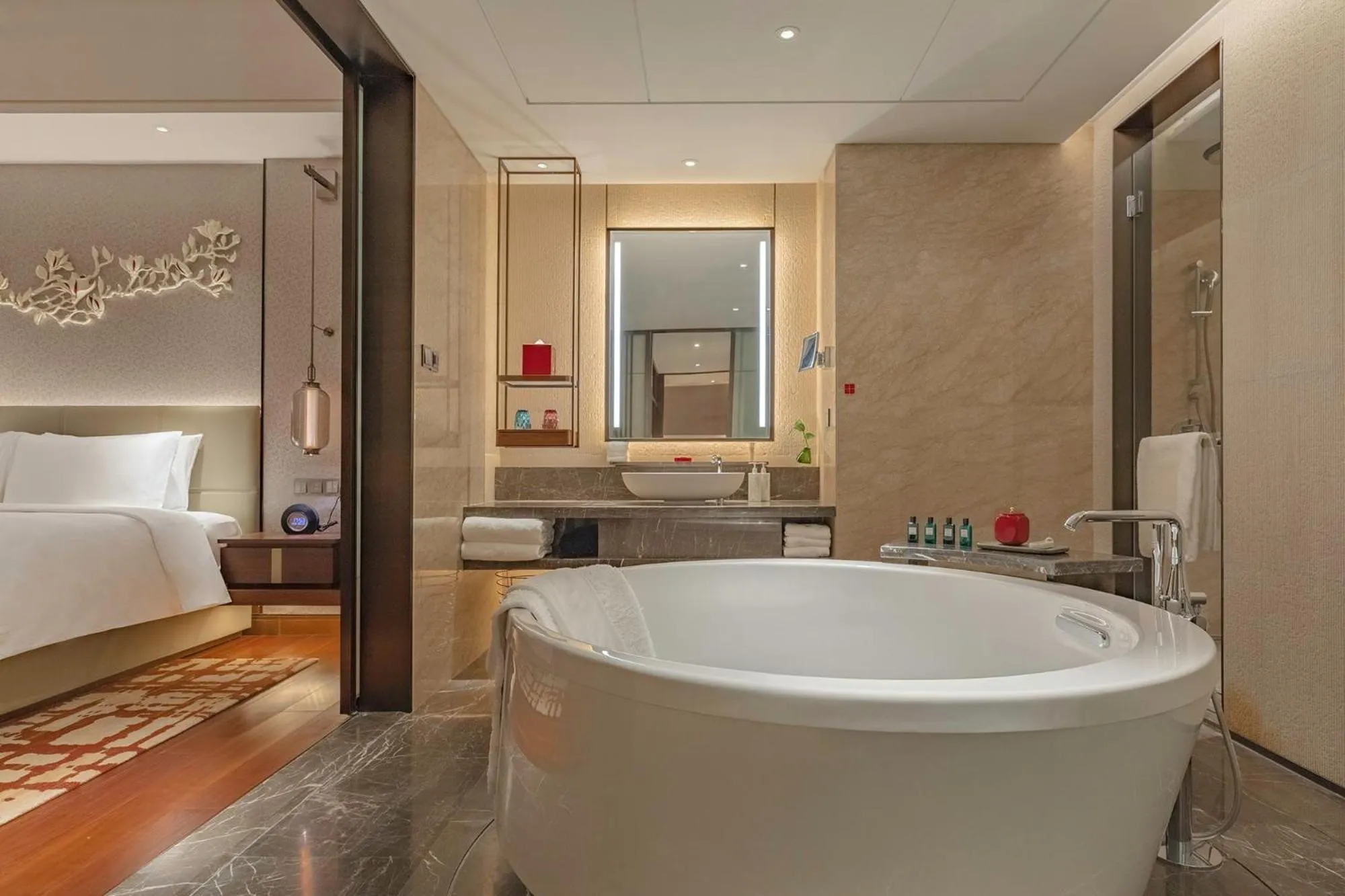 Bathroom, Bed in HUALUXE Beijing Xinan