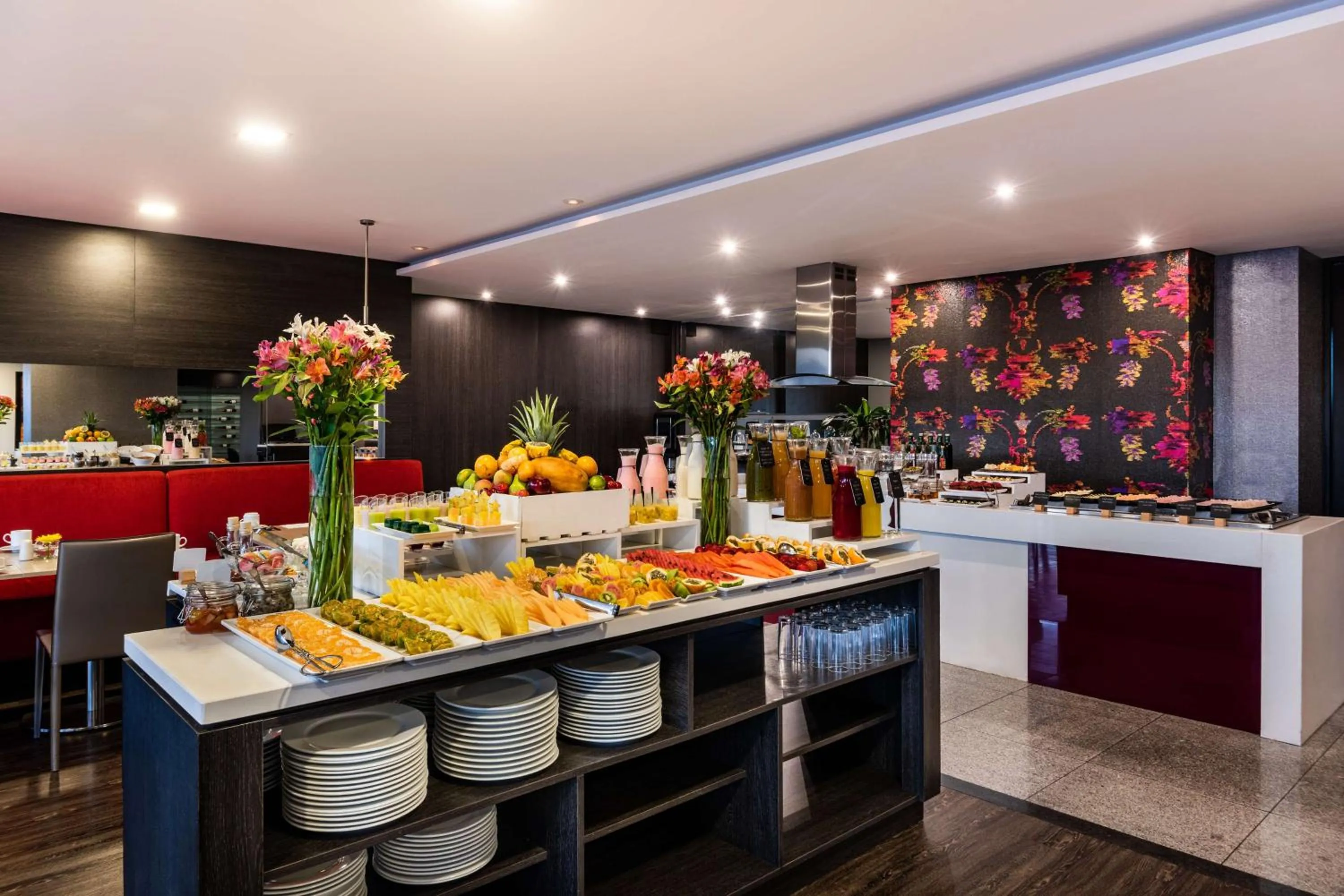 Breakfast in NH Bogota Urban 26 Royal