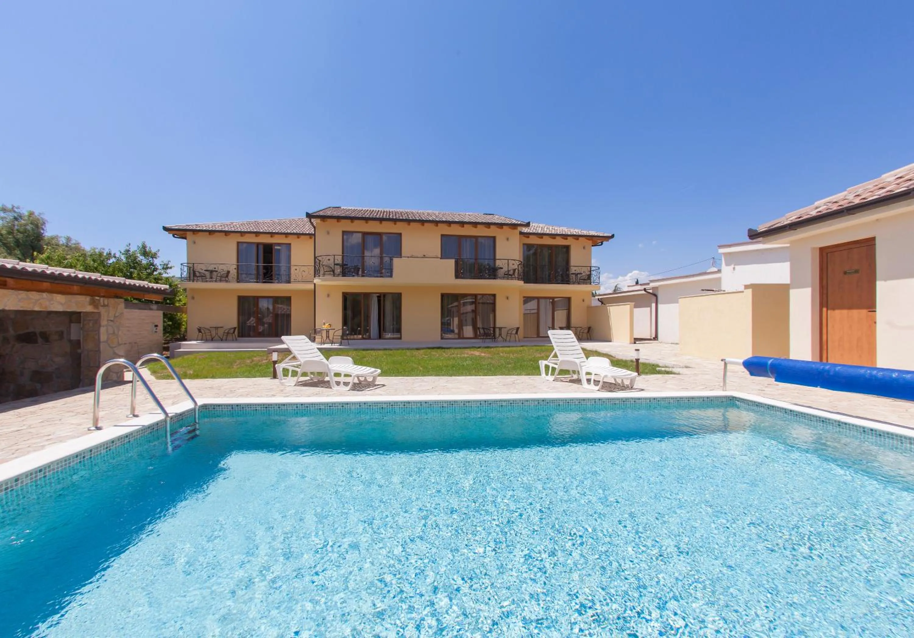 Swimming pool in Motel Kolo