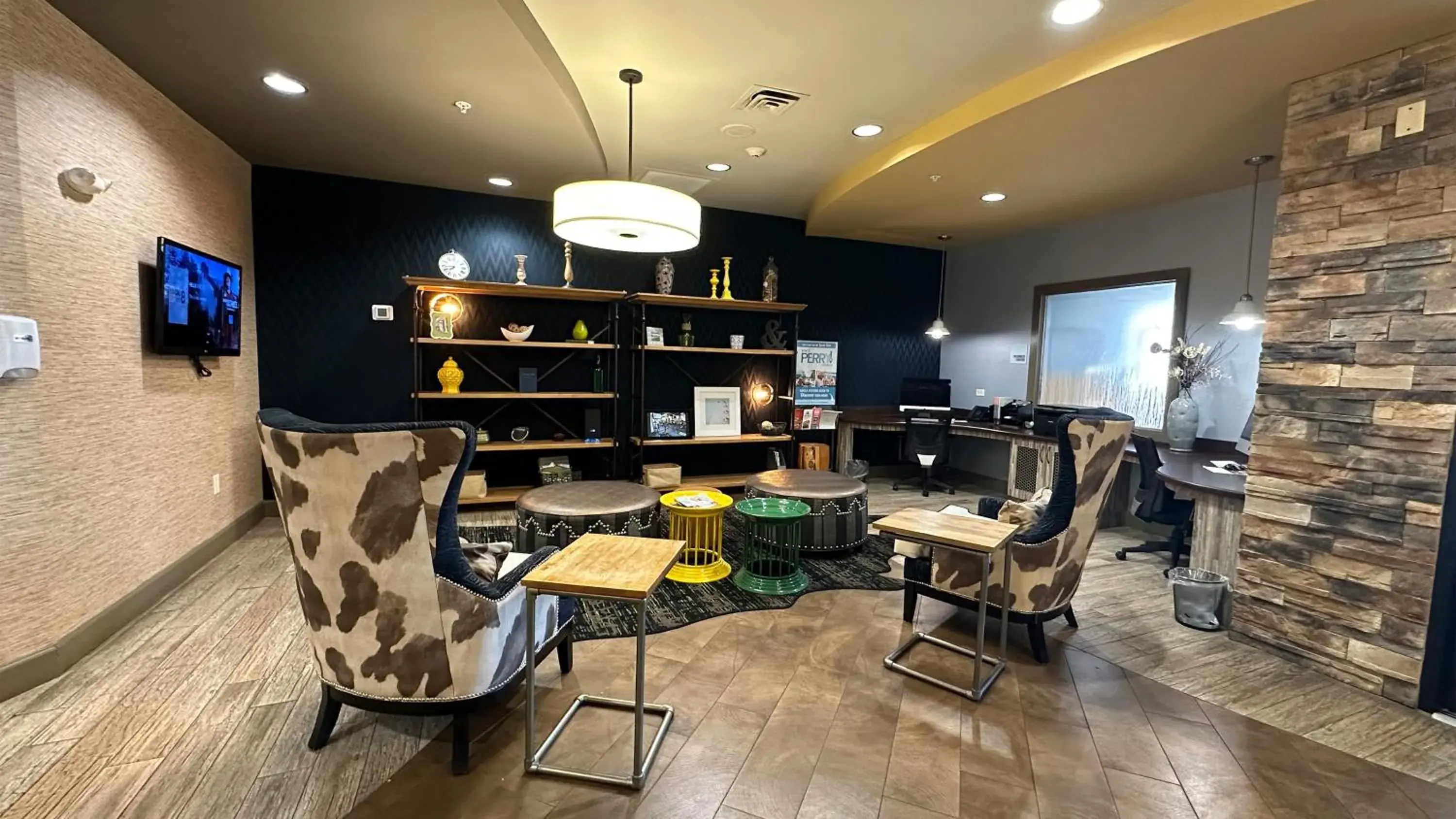 Property building in Holiday Inn Express & Suites Perry-National Fairground Area by IHG Property building in Holiday Inn Express & Suites Perry-National Fairground Area by IHG