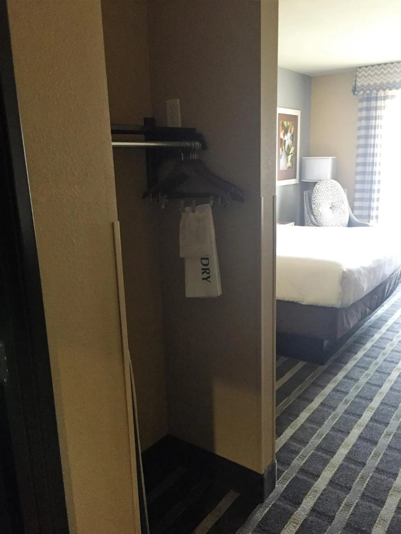 Photo of the whole room, Bed in Holiday Inn Express & Suites Perry-National Fairground Area by IHG