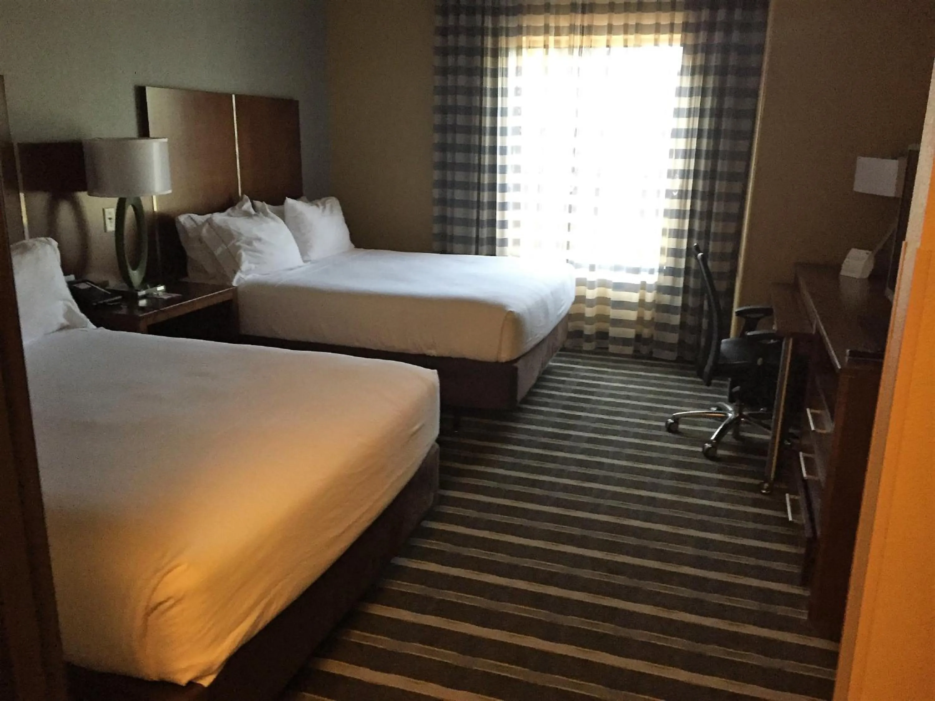 Photo of the whole room, Bed in Holiday Inn Express & Suites Perry-National Fairground Area by IHG