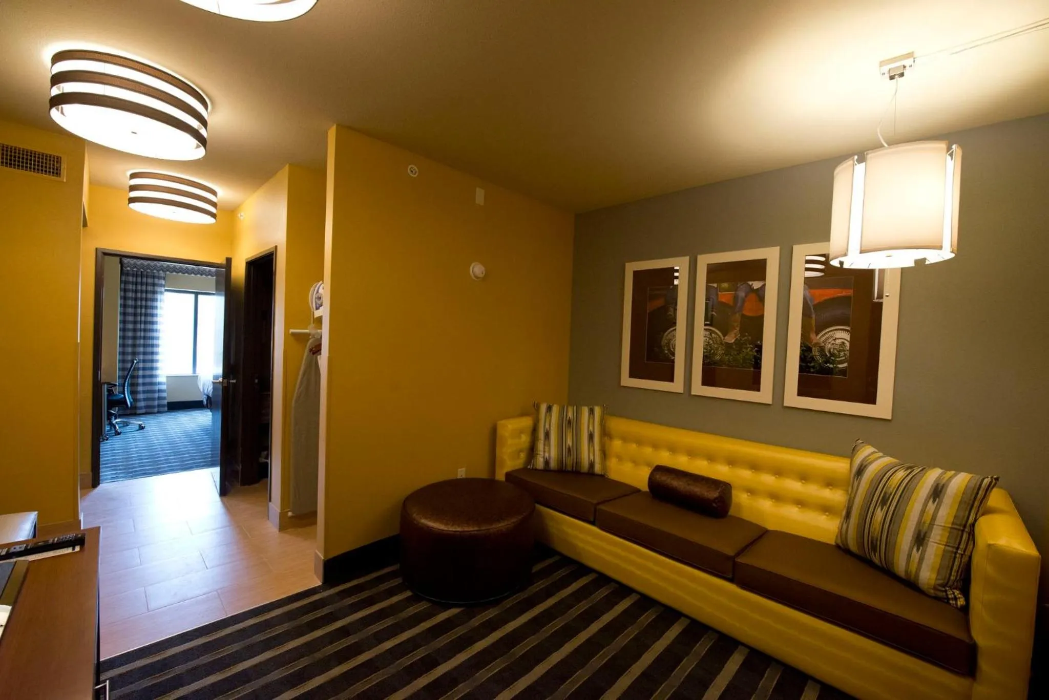 Photo of the whole room in Holiday Inn Express & Suites Perry-National Fairground Area by IHG