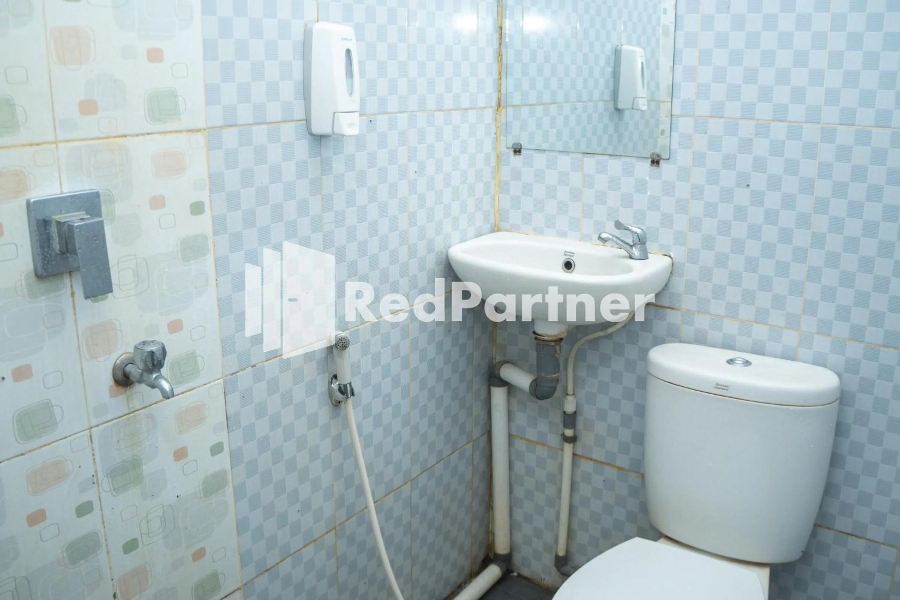 Jabrix Hotel Mitra RedDoorz