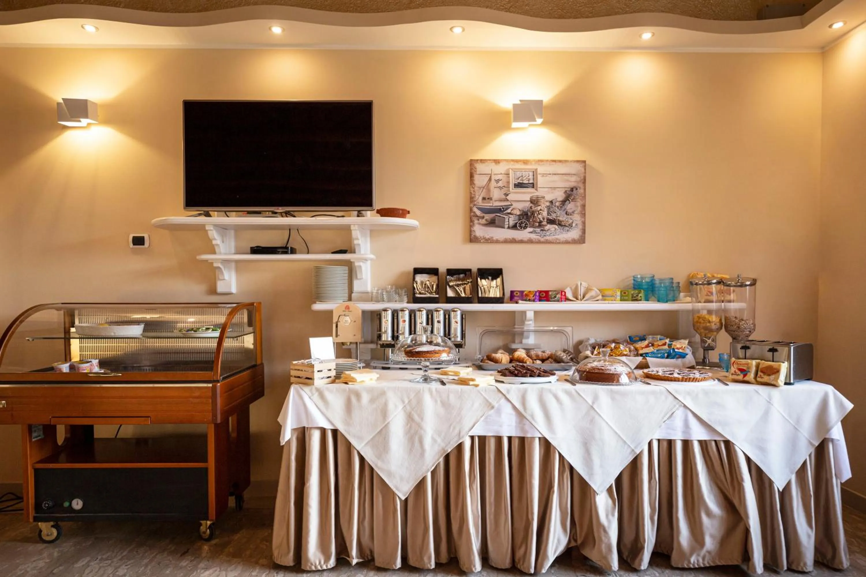 Buffet breakfast in Hotel La Fattoria Sul Mare