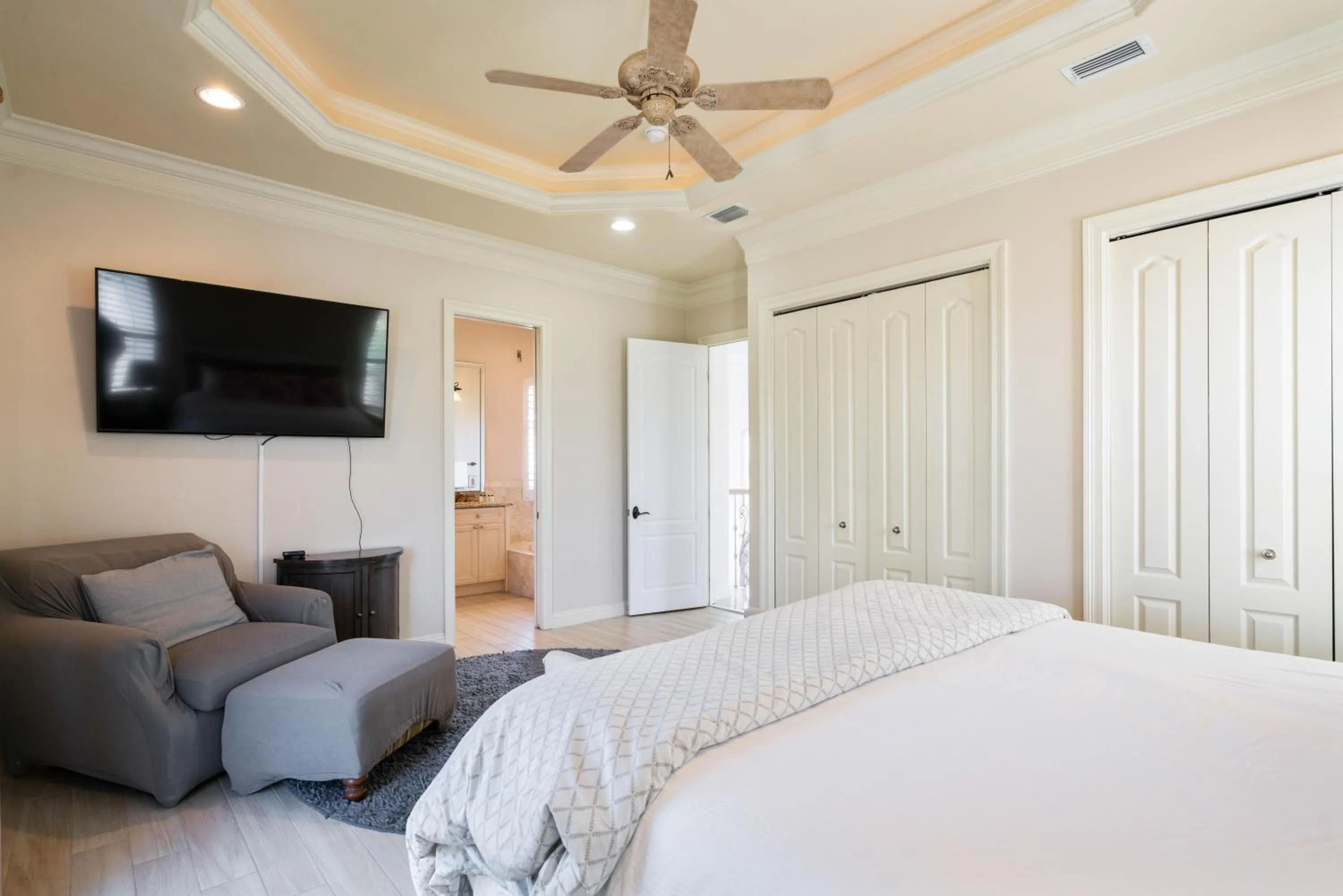 Bed in Destiny by the Sea