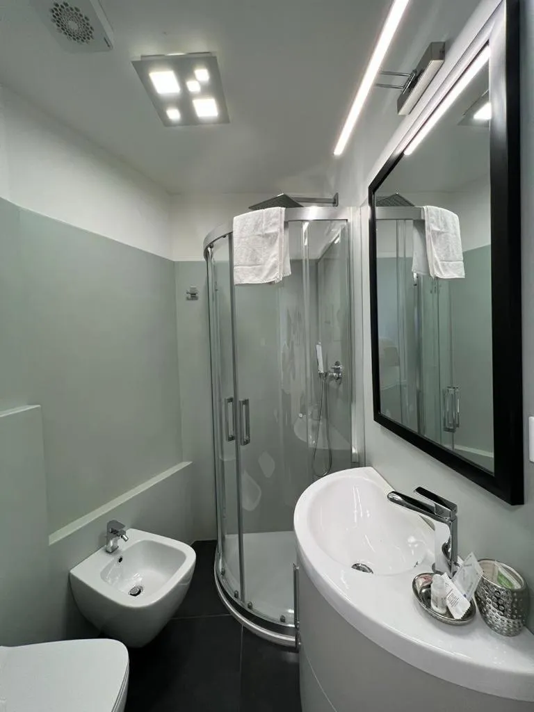 Shower in Affittacamere Sull'Arco