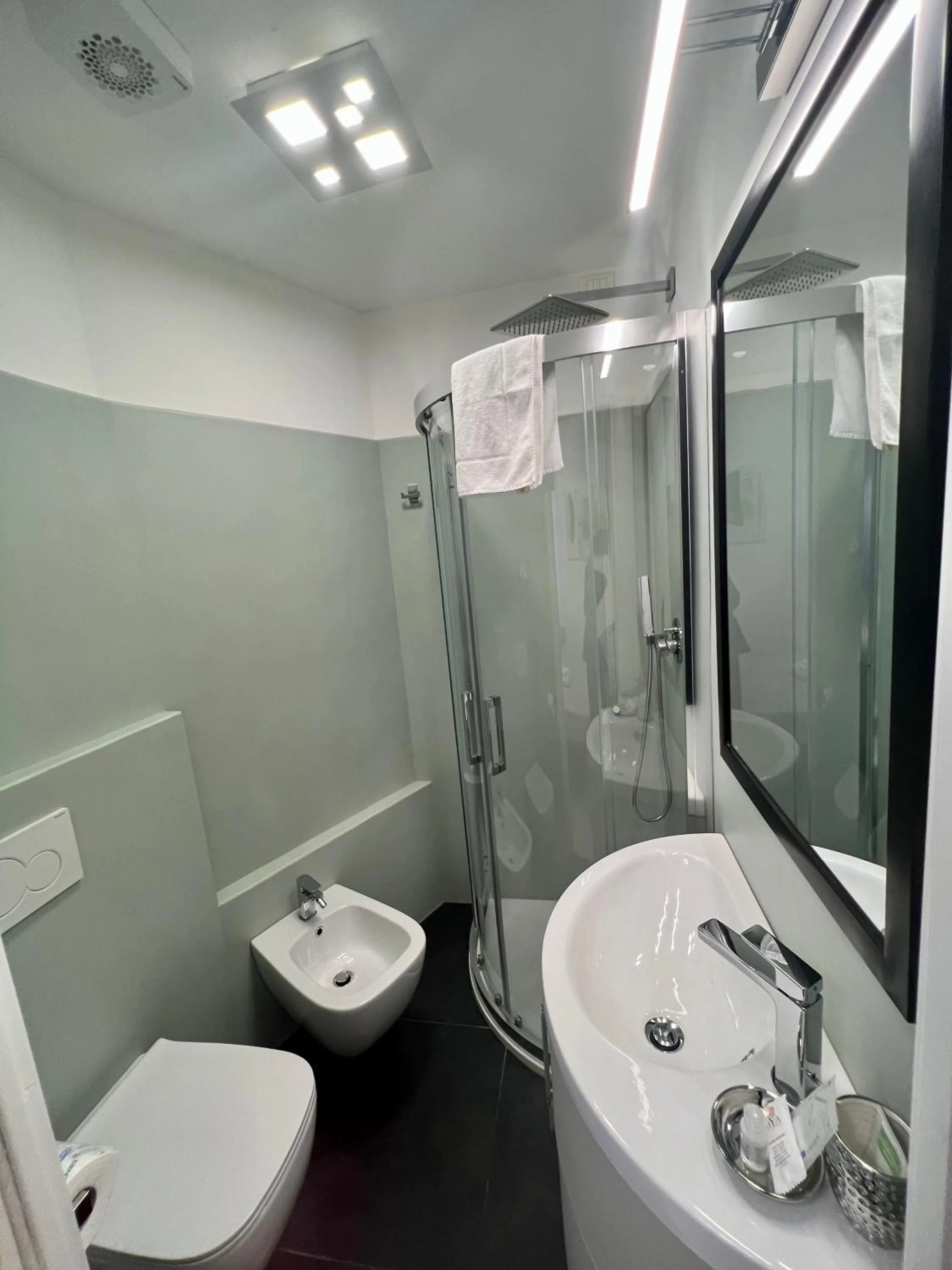 Shower in Affittacamere Sull'Arco