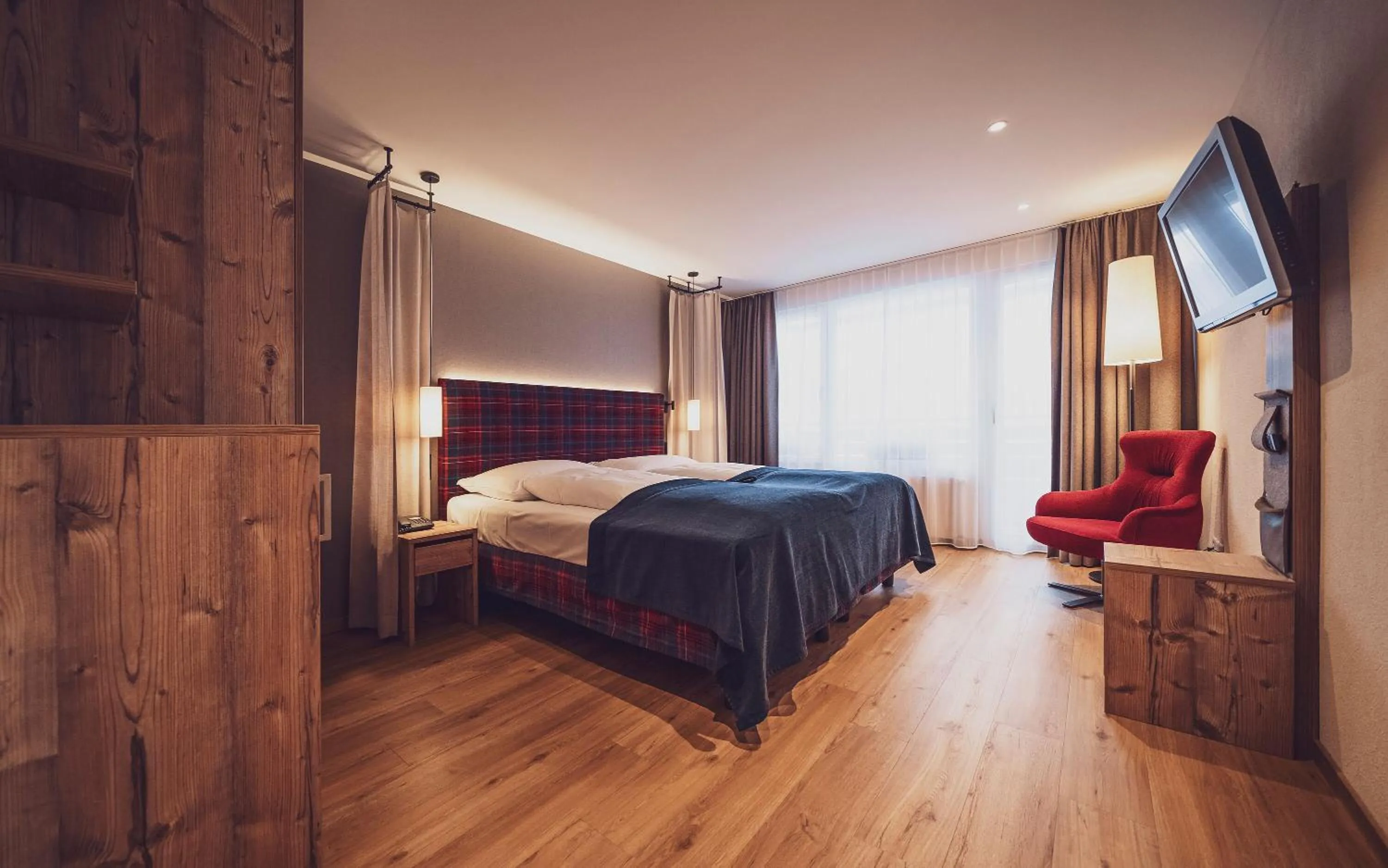 Bed in Mountain Plaza Hotel