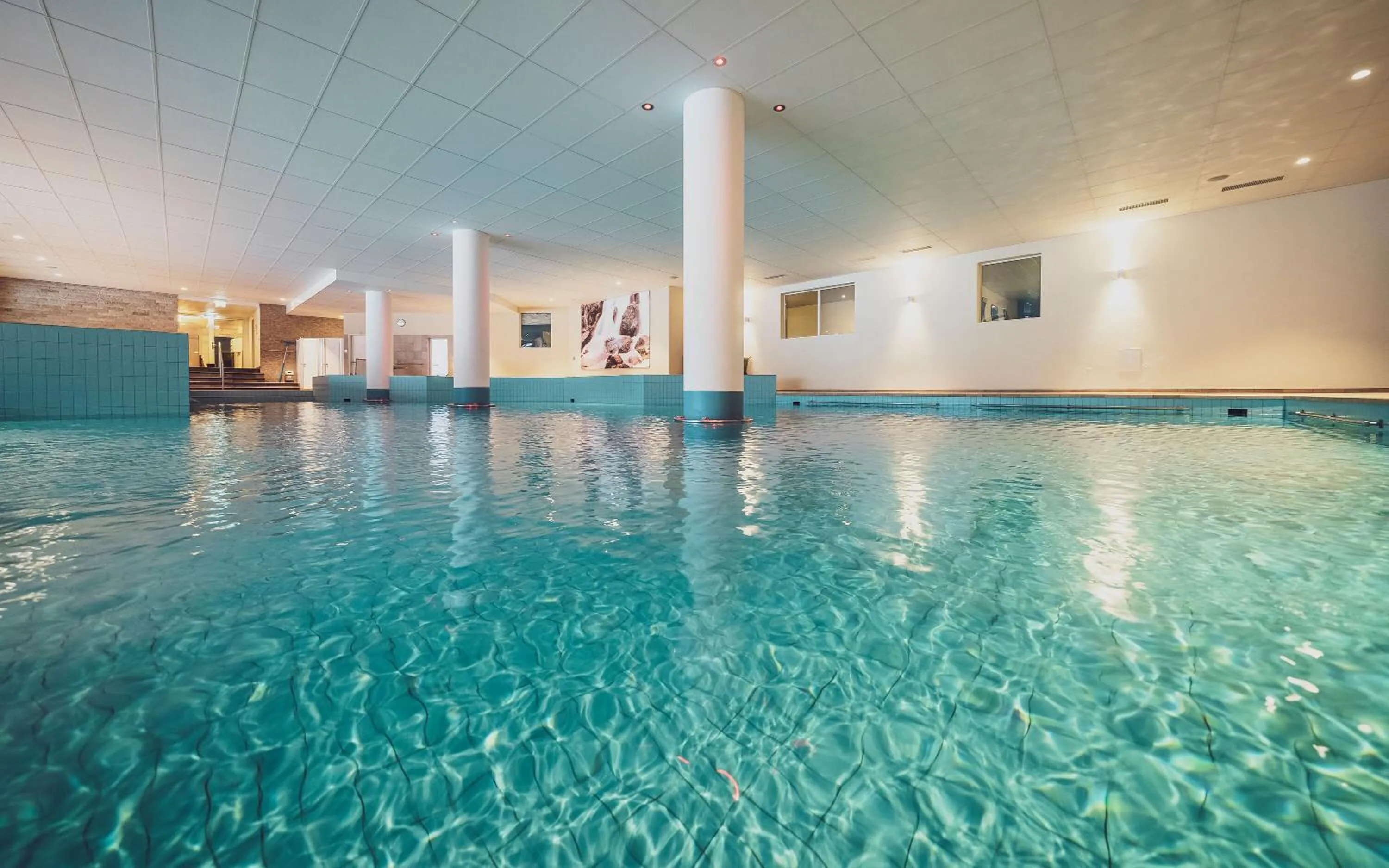Swimming pool in Mountain Plaza Hotel