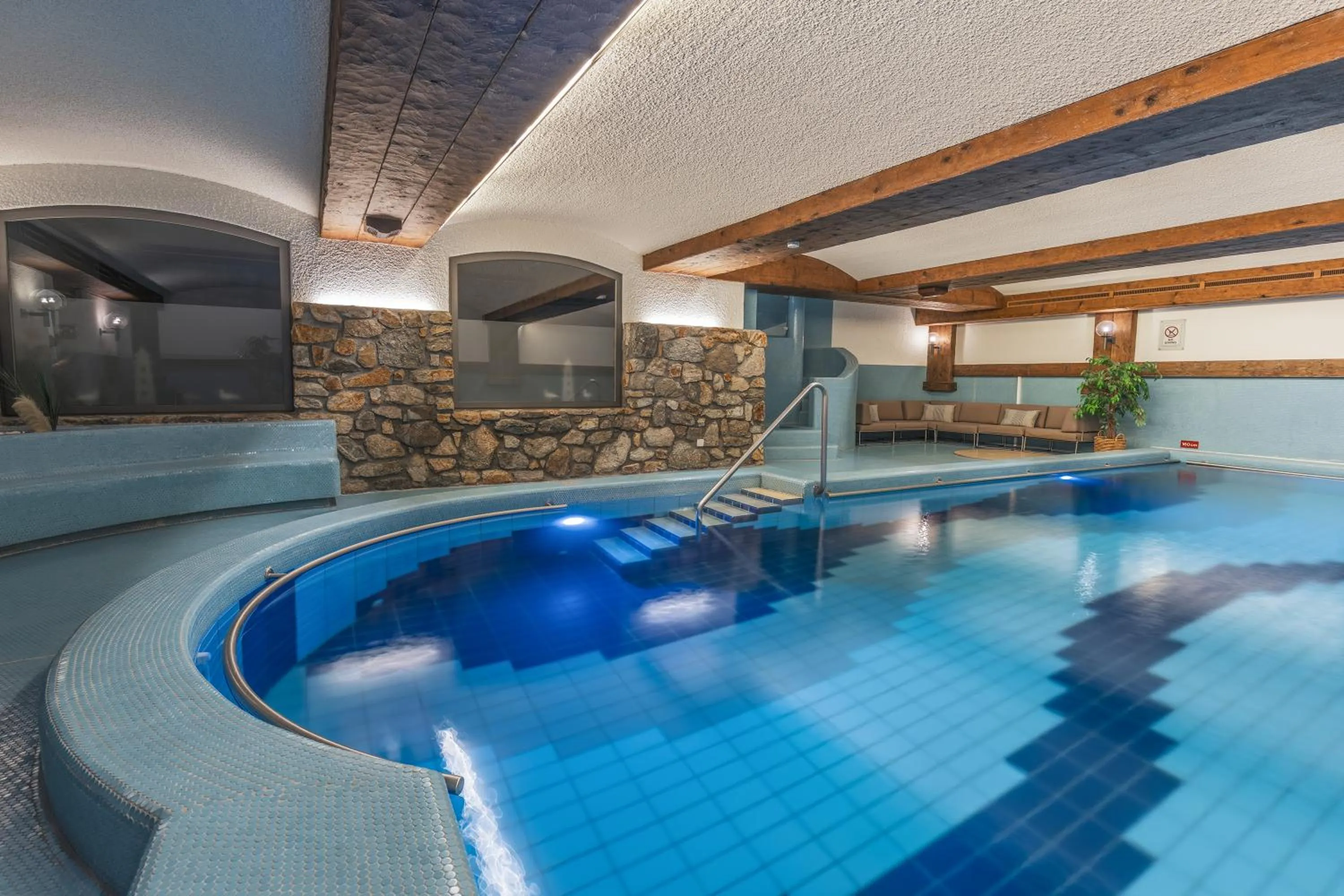 Restaurant/places to eat in Sunstar Hotel Klosters