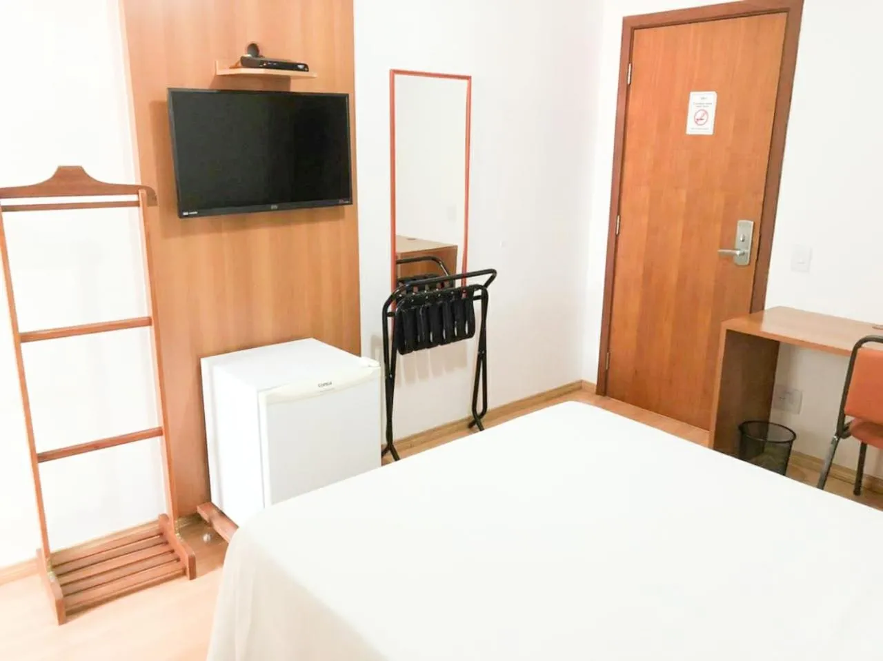 Photo of the whole room, Bed in Millian Hotel
