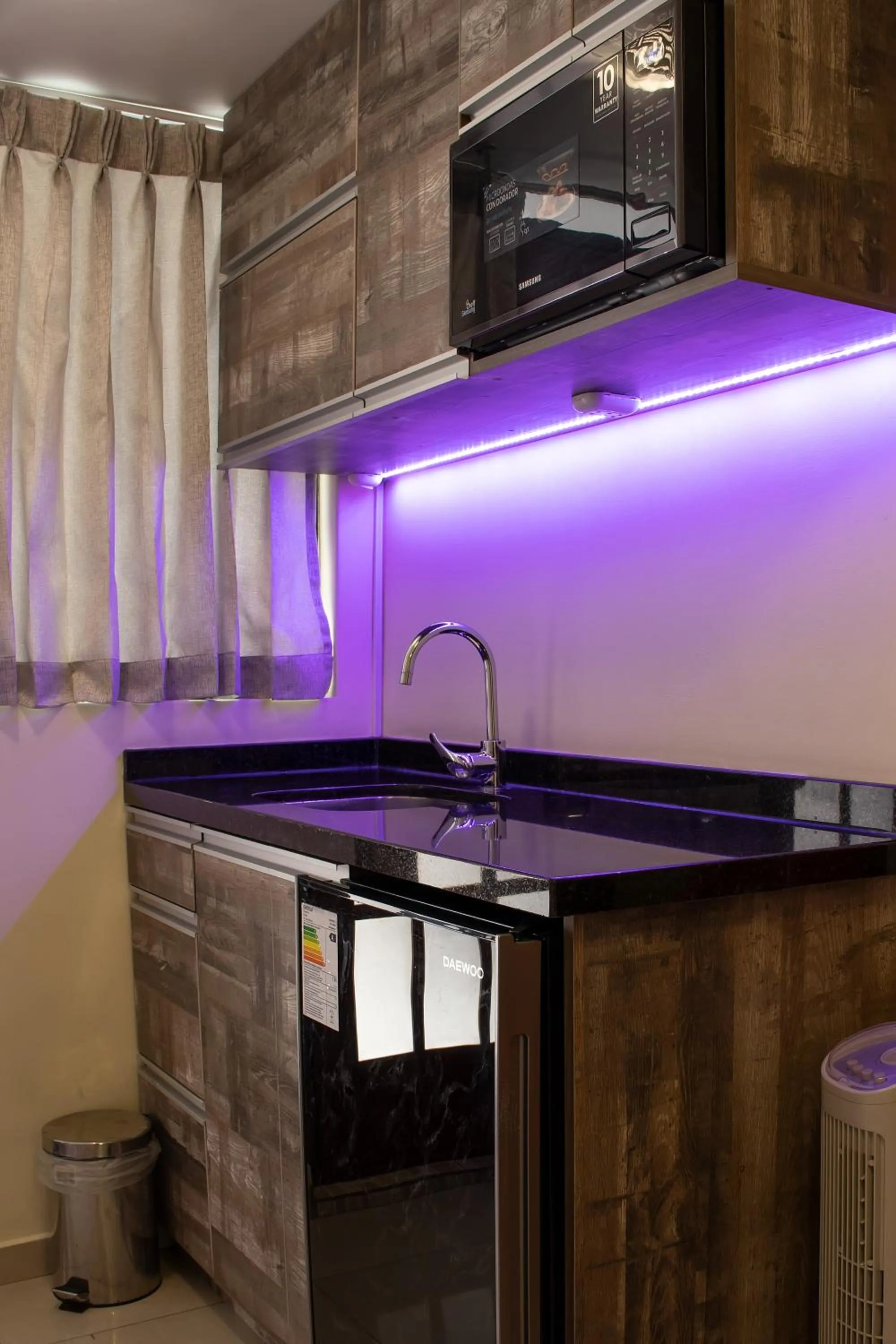 microwave in Tambo del Solar