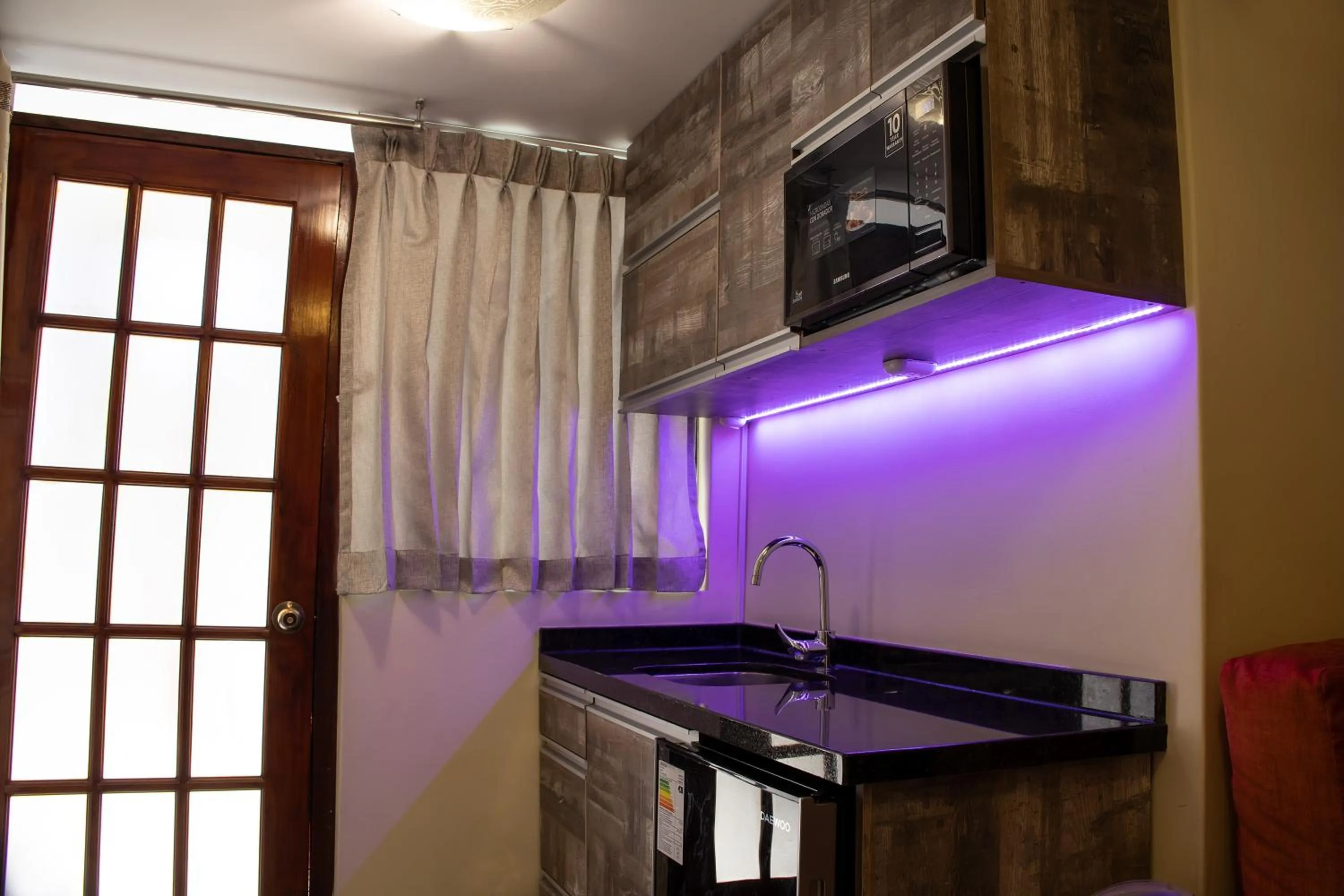 microwave in Tambo del Solar