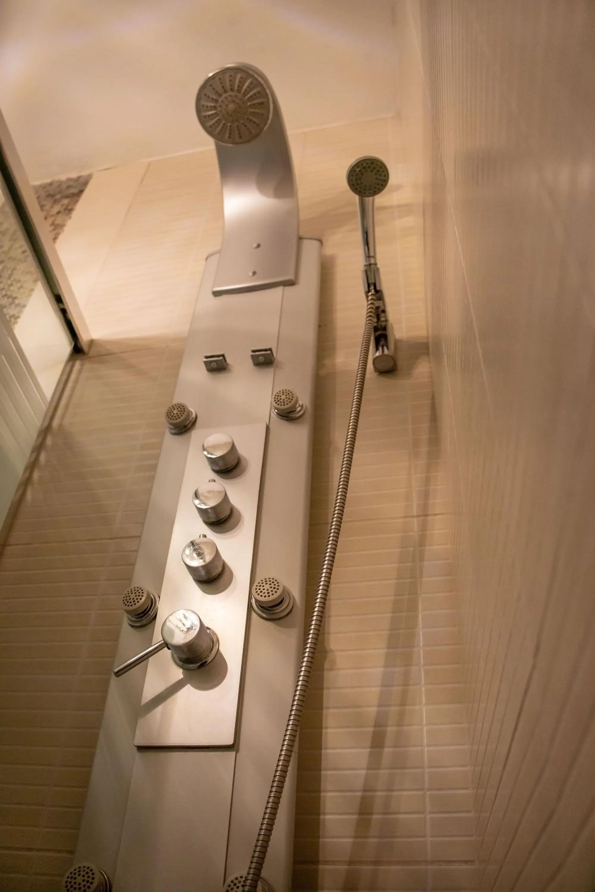 Shower in Tambo del Solar