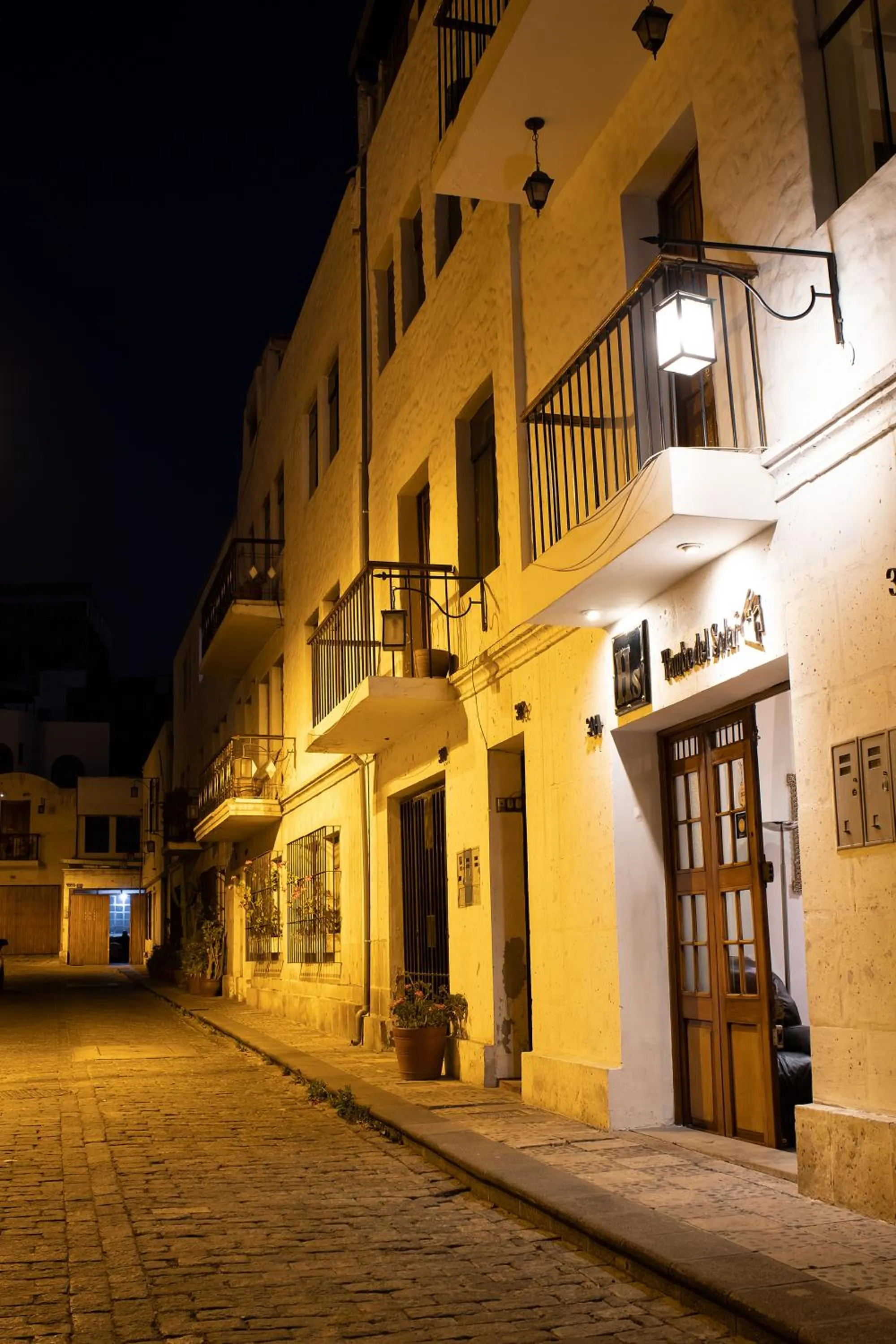 Property building in Tambo del Solar