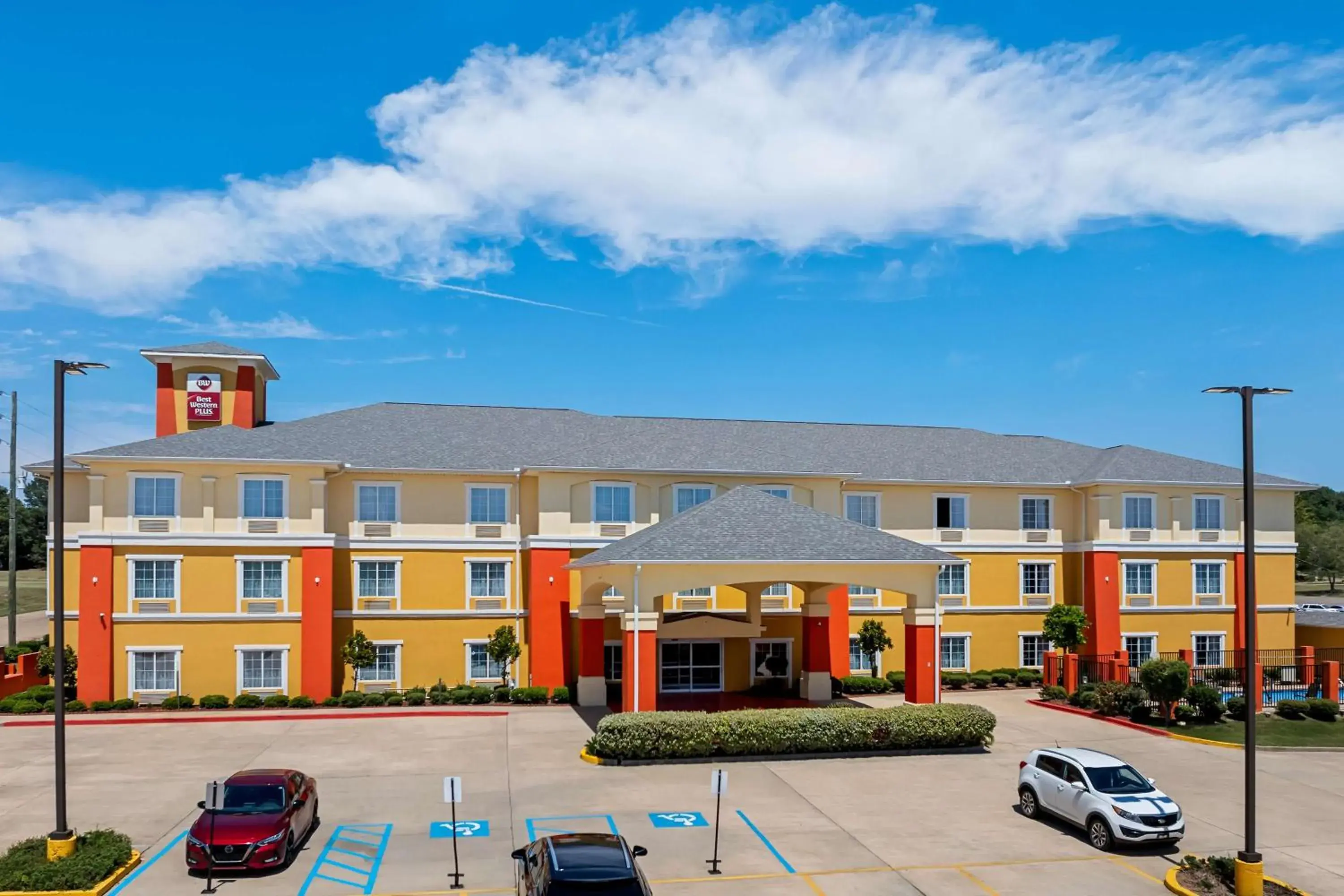 Property building in Best Western Plus - Magee Inn & Suites Property building in Best Western Plus - Magee Inn & Suites