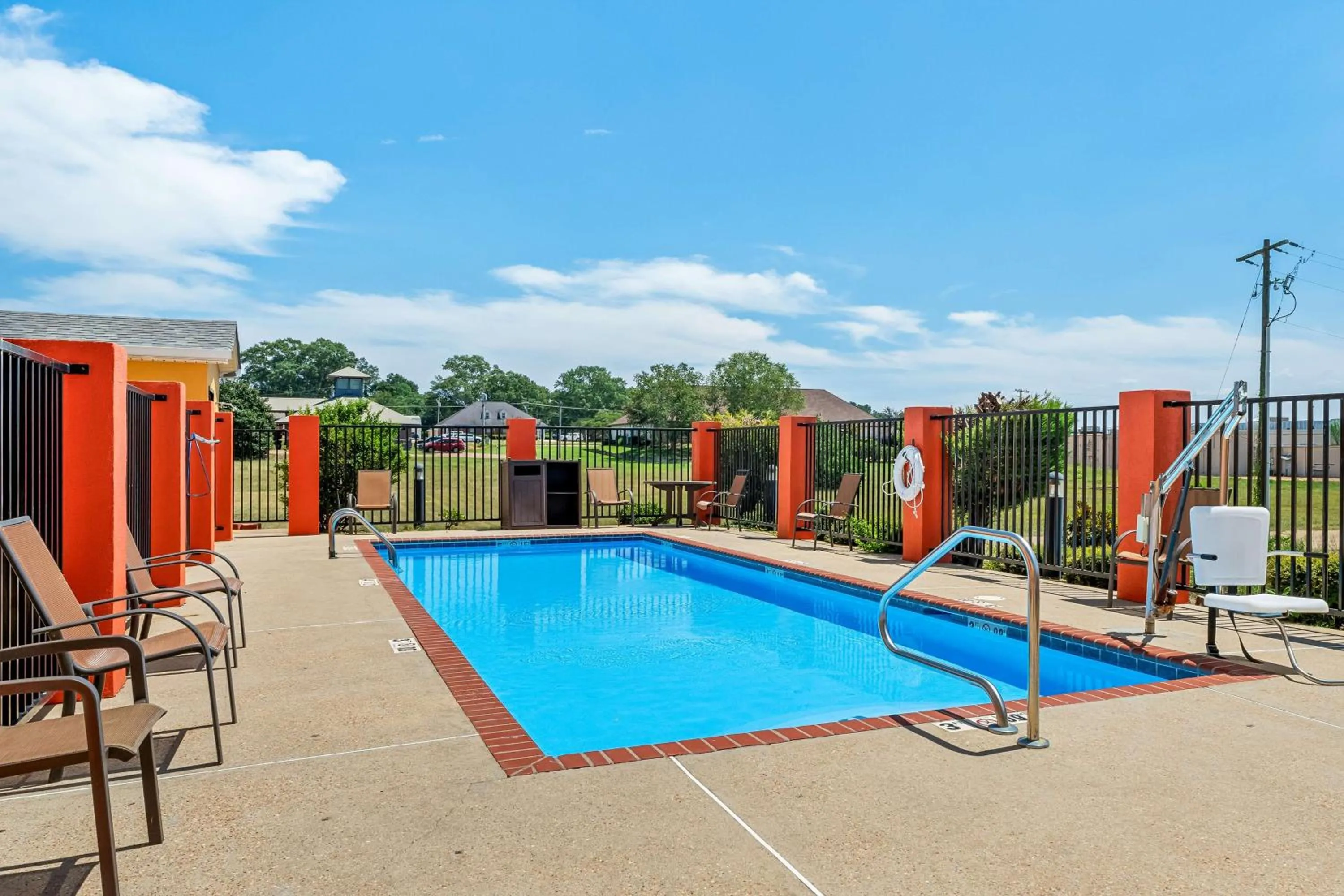 Pool view in Best Western Plus - Magee Inn & Suites