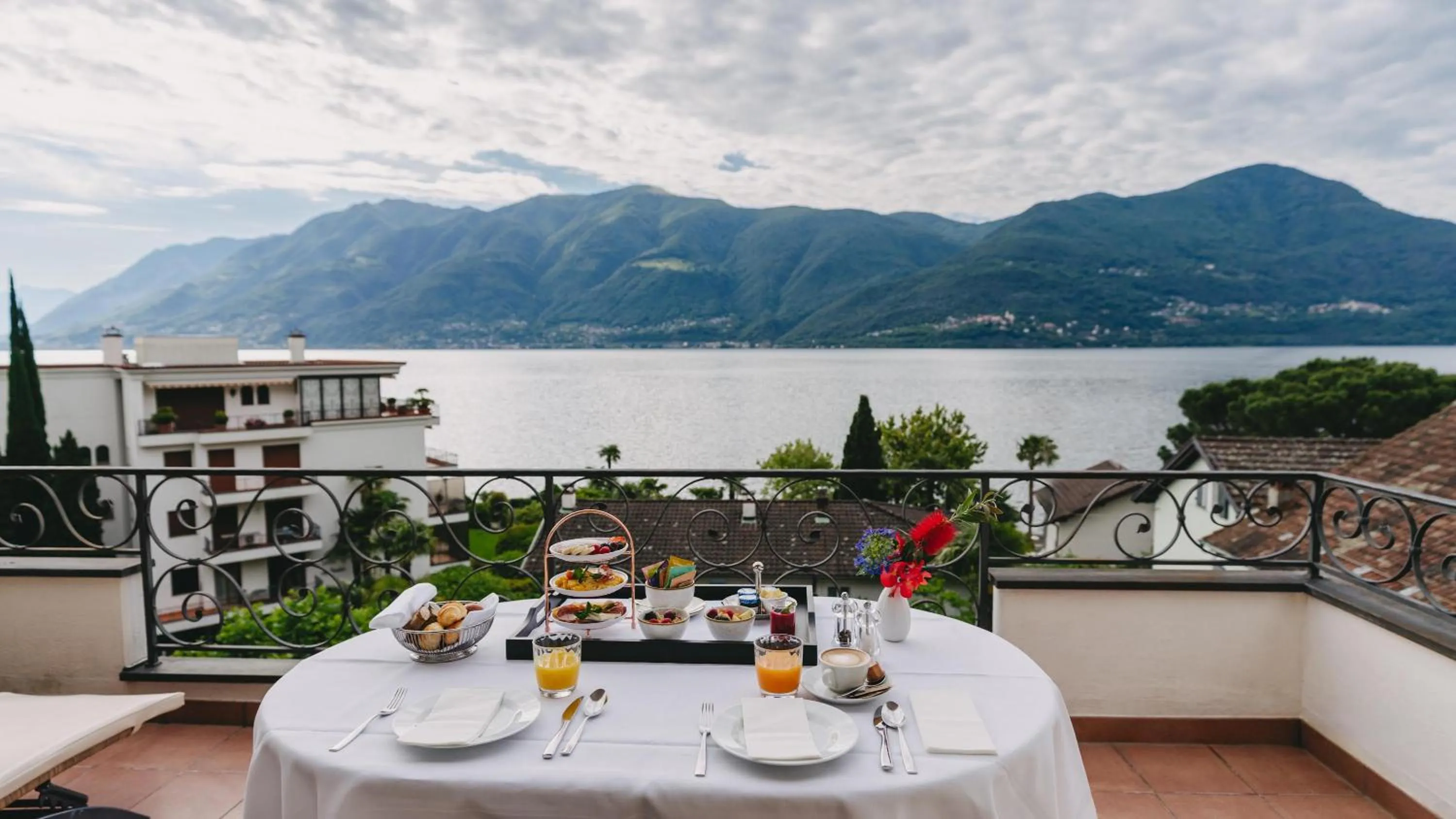 Sea view in Boutique Hotel Sunstar Brissago am Lago Maggiore