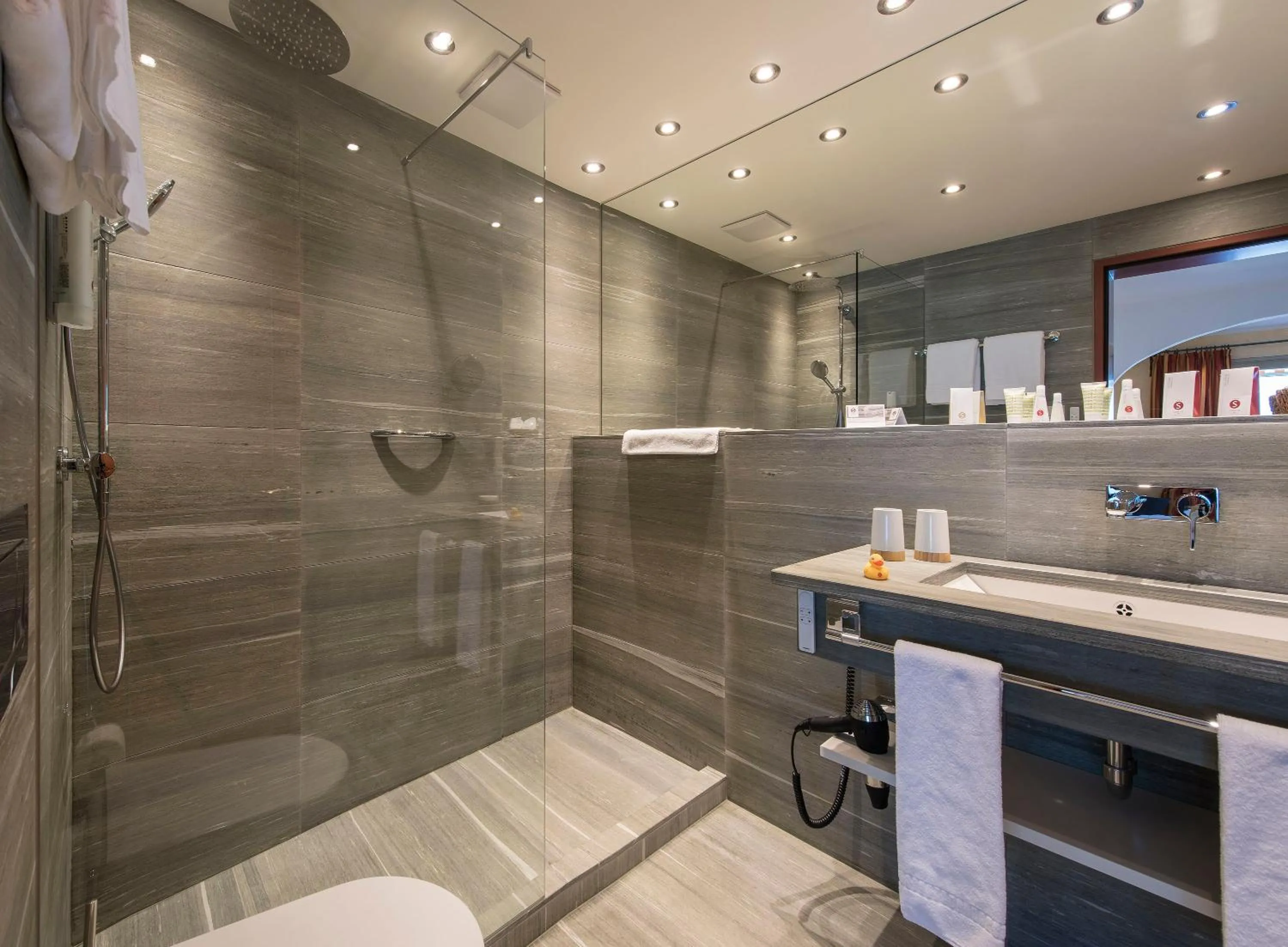 Bathroom in Boutique Hotel Sunstar Brissago am Lago Maggiore