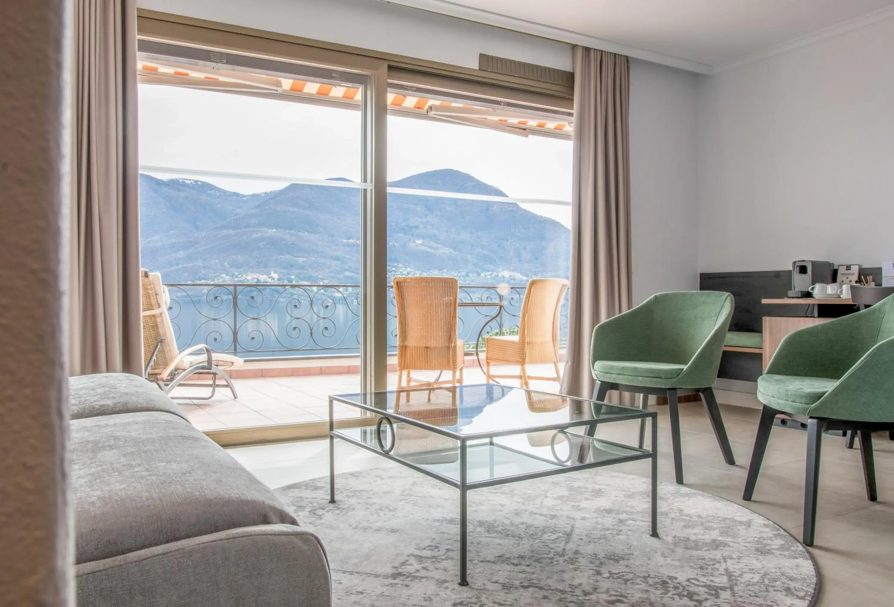 Living room in Boutique Hotel Sunstar Brissago am Lago Maggiore Living room in Boutique Hotel Sunstar Brissago am Lago Maggiore